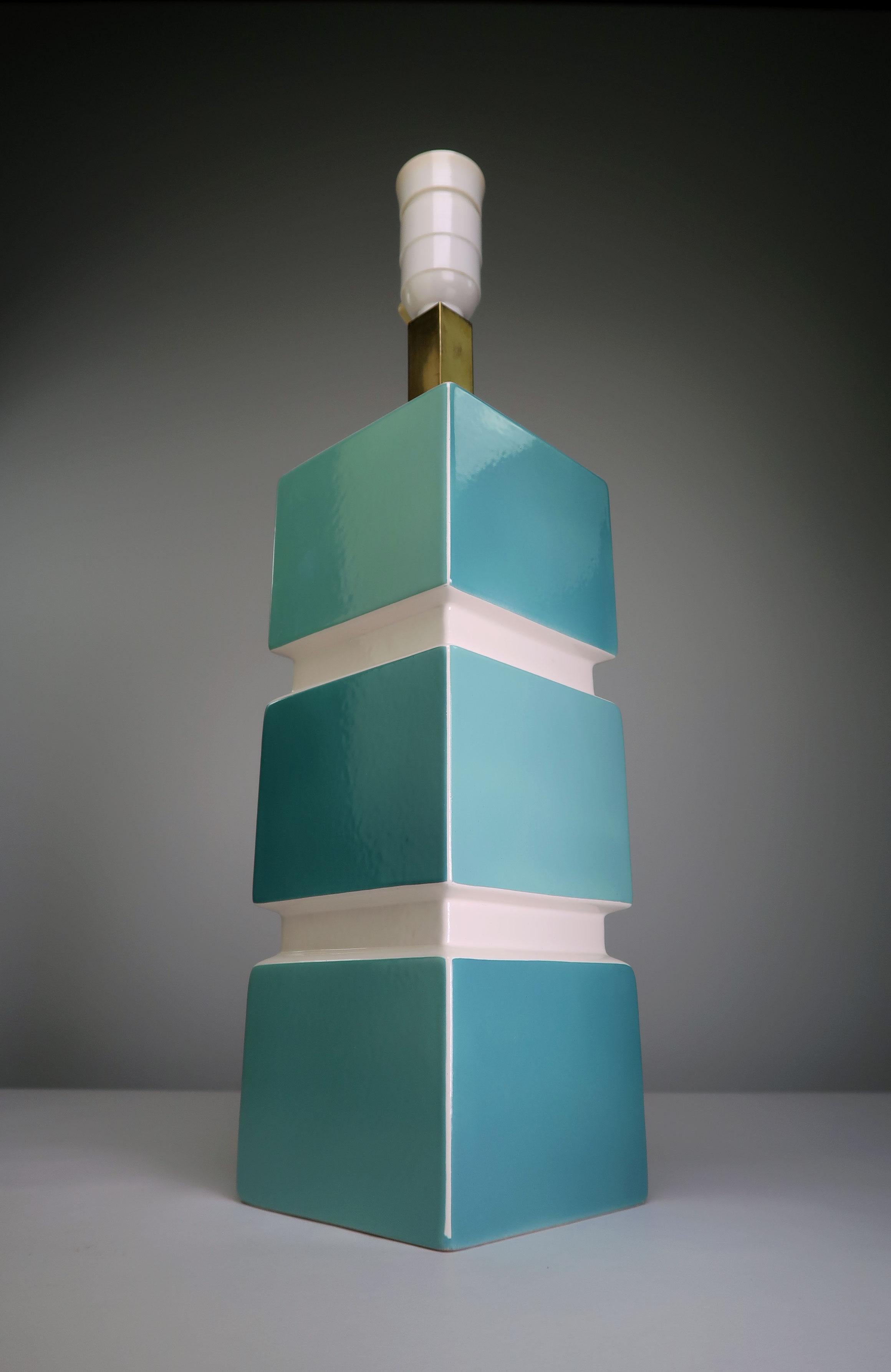 Peint à la main Lampe de table en porcelaine turquoise et blanc, The Moderns, Søholm, années 1950 en vente