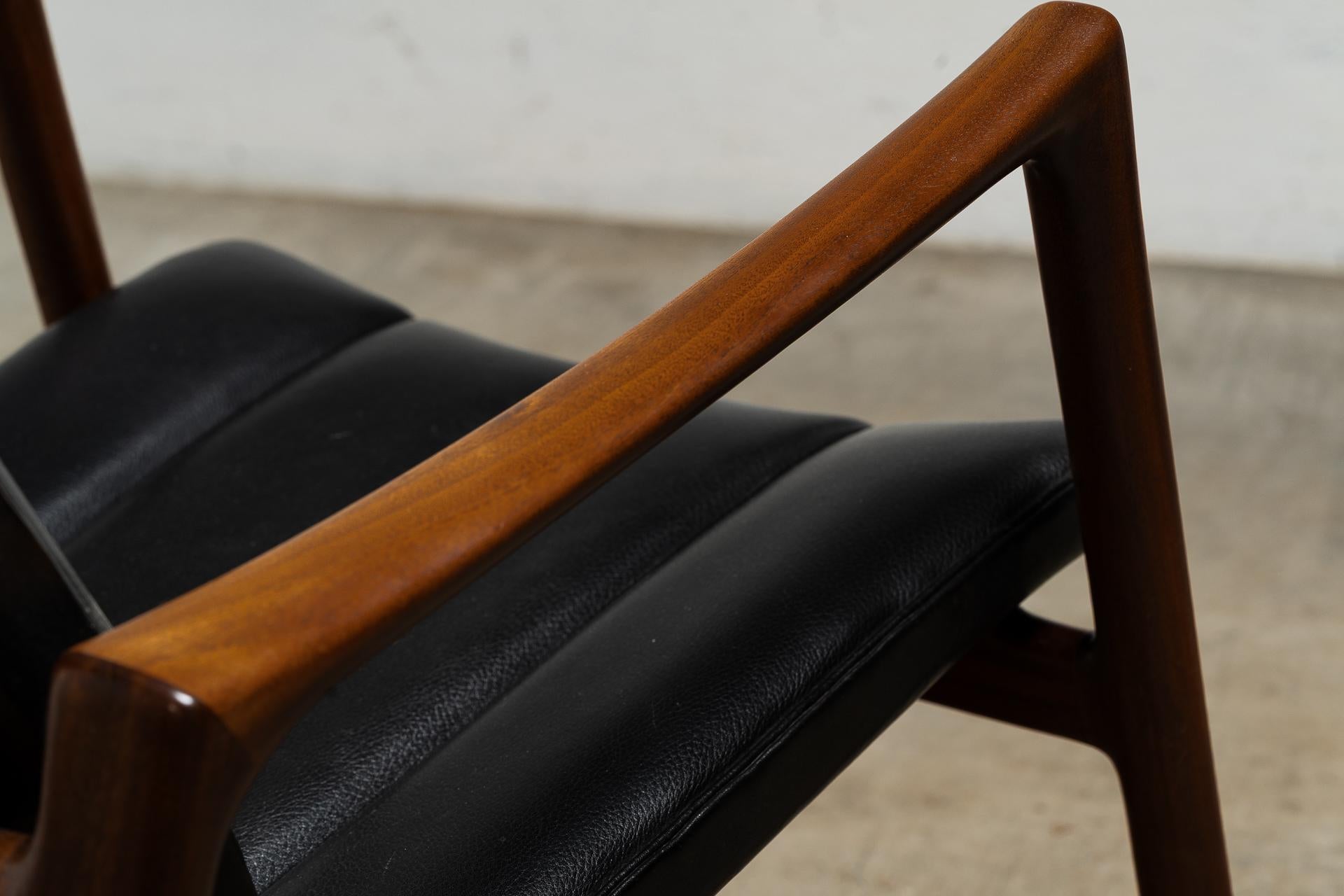 Rare Danish Rocking Chair by Helge Vestergaard-Jensen for Søren Horn In Excellent Condition For Sale In Victoria, BC