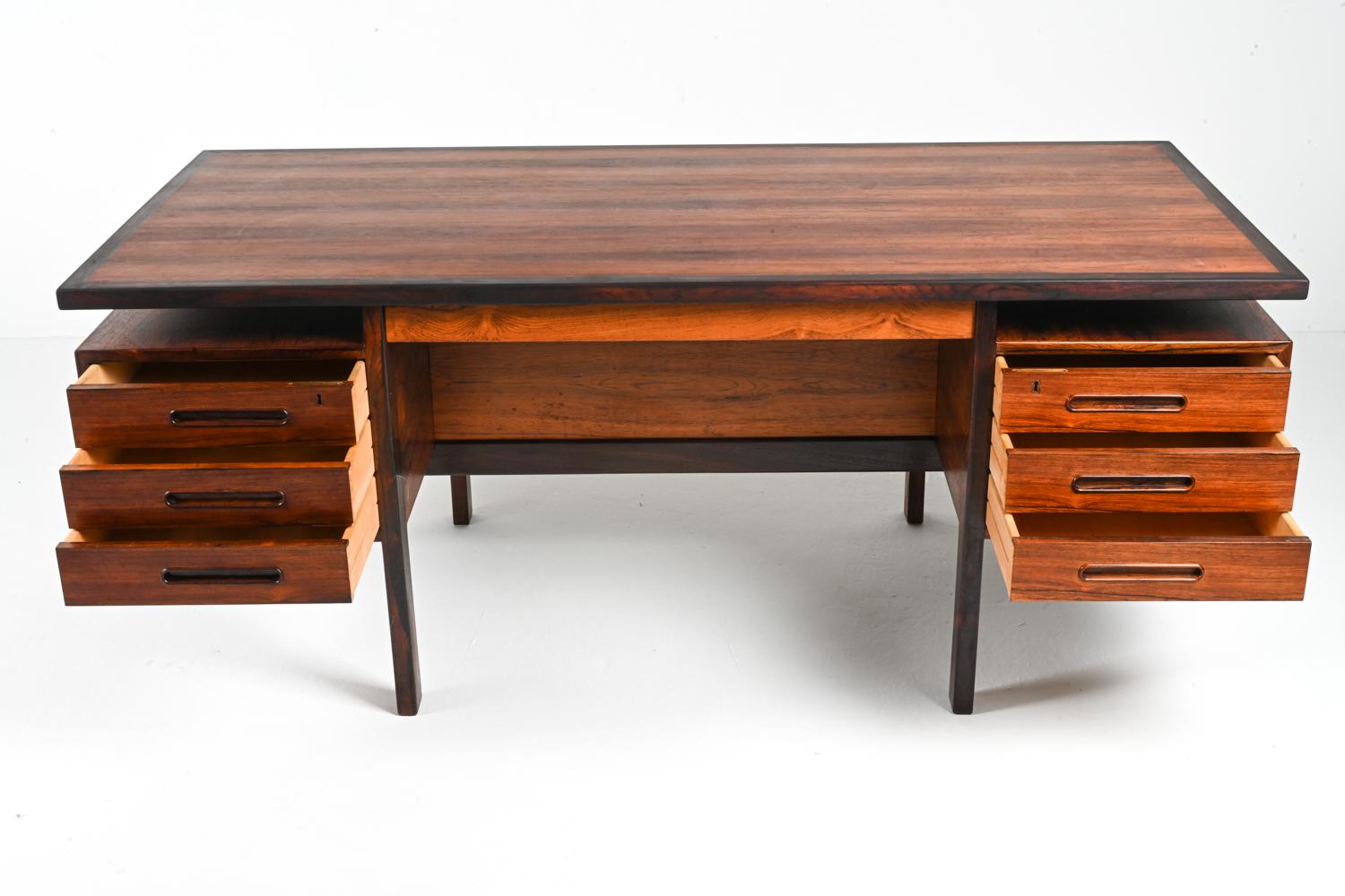 Rare Danish Rosewood Desk Attributed to Jorgen & Nanna Ditzel for Kolds Savvaerk For Sale 1