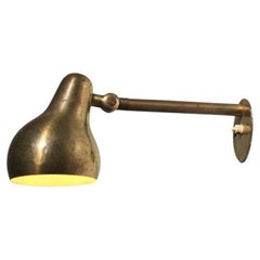 Rara applique danese di Vilhelm Lauritzen in ottone massiccio Design/One