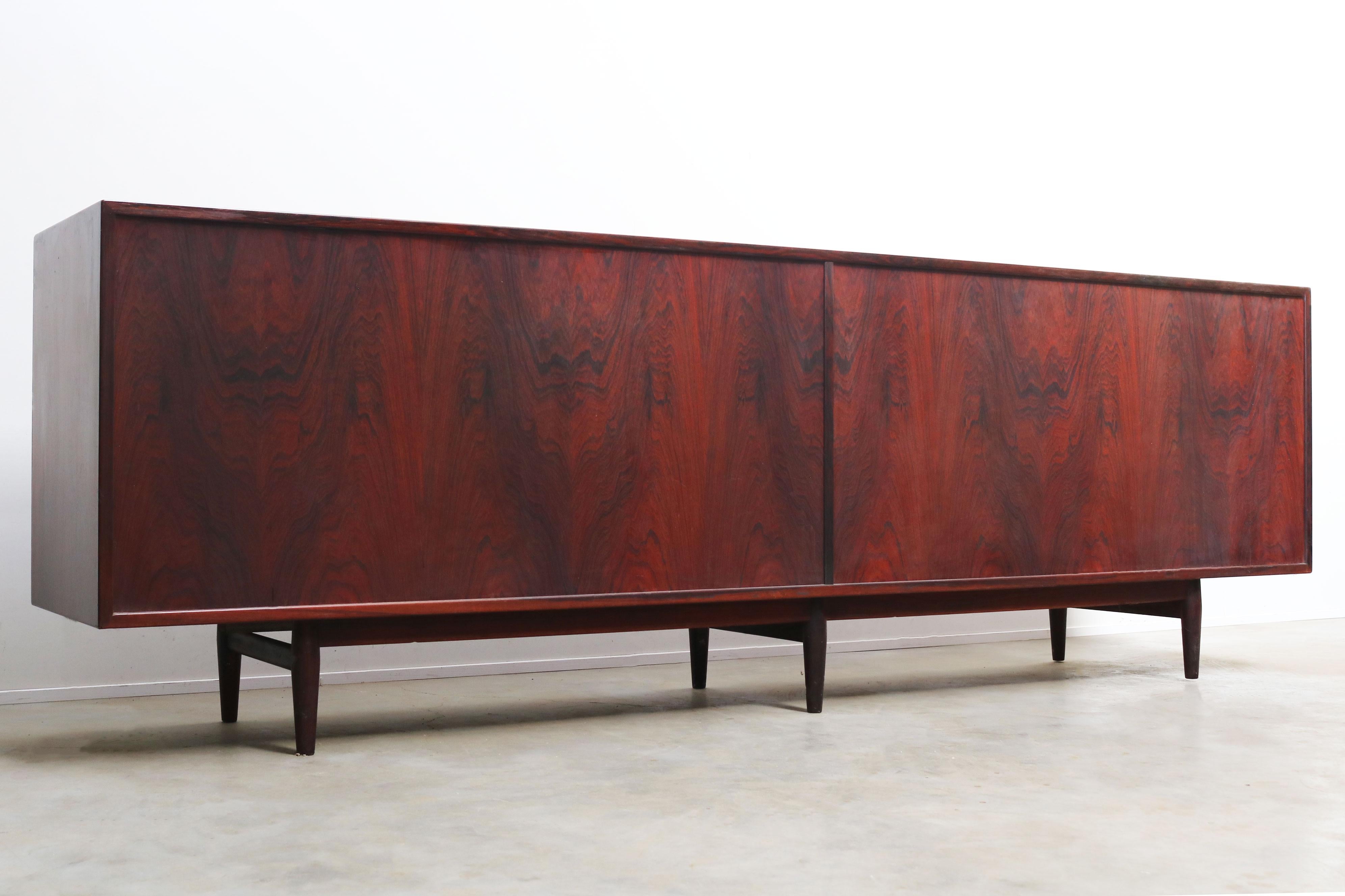 Rare Dansih design sideboard model 29A by Arne Vodder for Sibast furniture 1950 For Sale 6