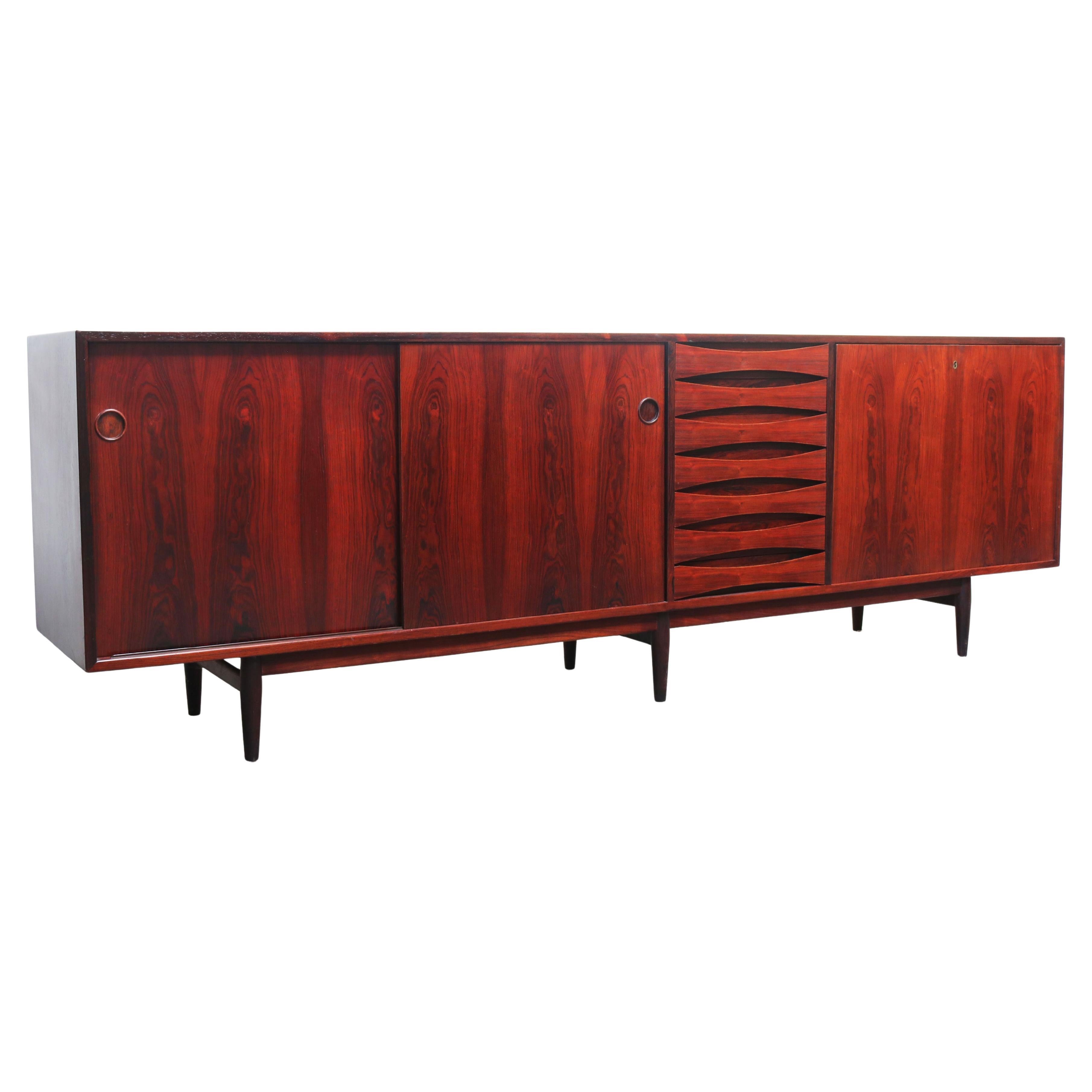 Rare Dansih design sideboard model 29A by Arne Vodder for Sibast furniture 1950 For Sale