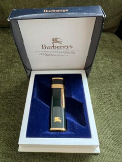 "Burberrys" Verde Británico Oscuro Raro Encendedor Vintage Circa 1980, Estuche Original