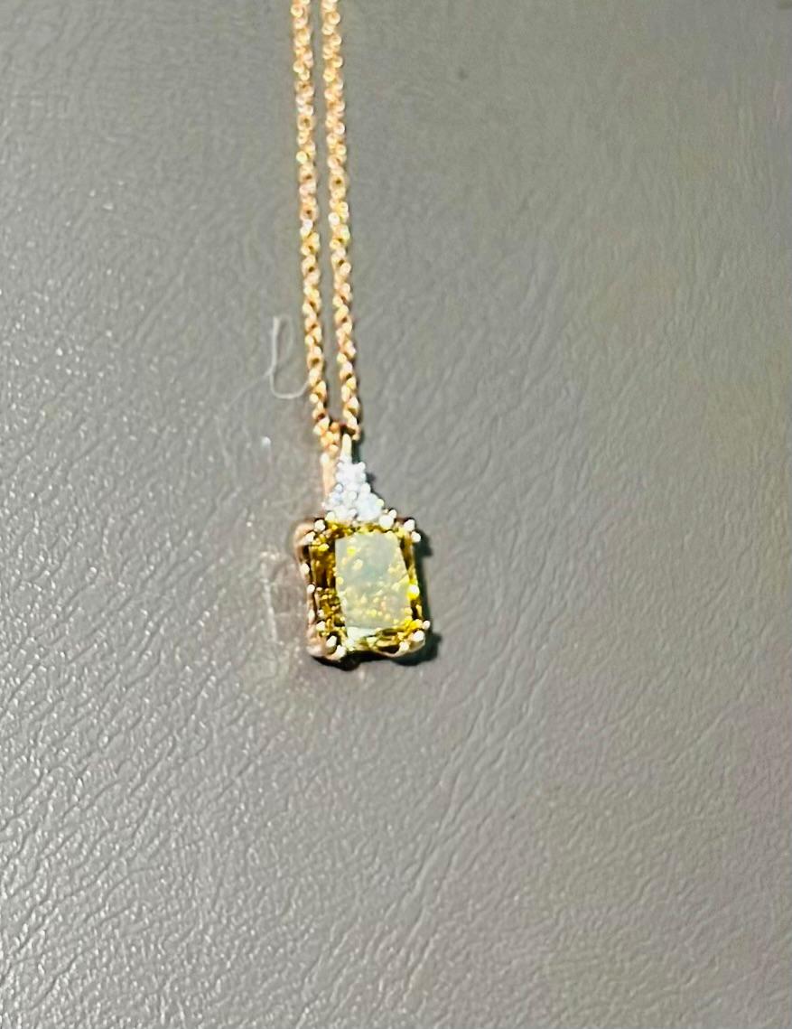 Seltene dunkle olivfarbene 1,66 Karat Diamant BB Babe Anhänger mit Rosenrosa Halskette (Radiantschliff)