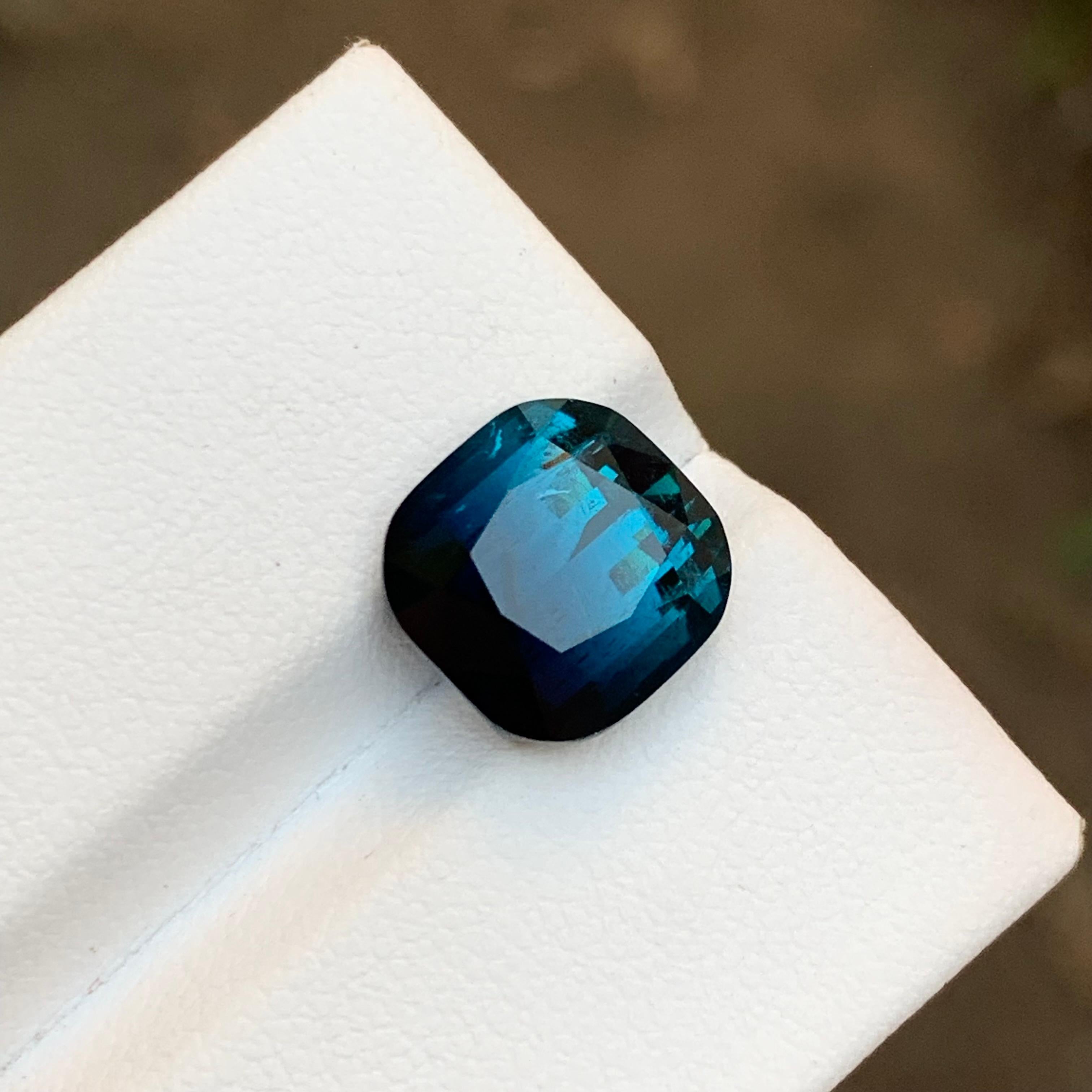 Rara gemma di tormalina naturale blu scuro, anello a cuscino quadrato da 5,85 carati in vendita 4