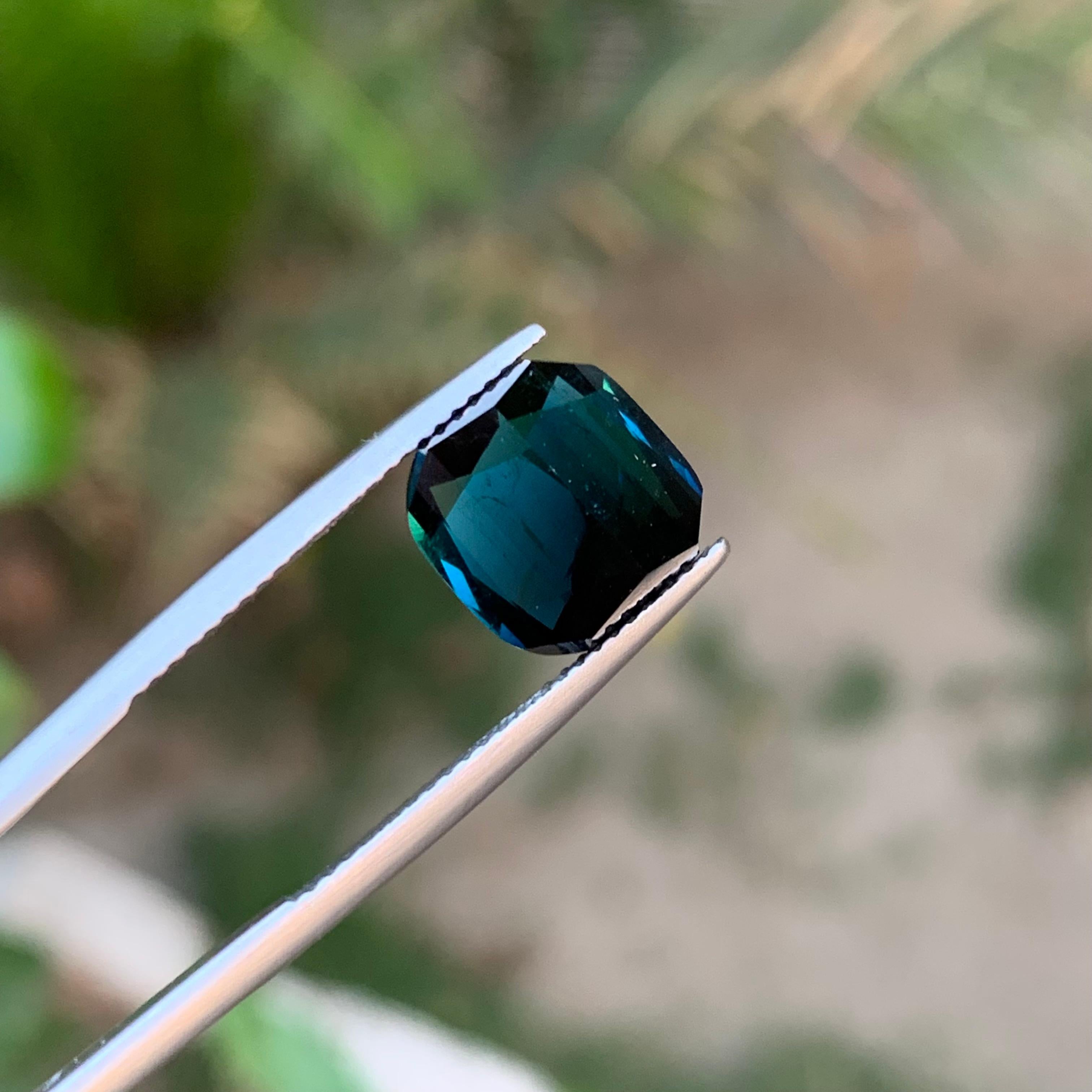 Rara gemma di tormalina naturale blu scuro, anello a cuscino quadrato da 5,85 carati in vendita 6