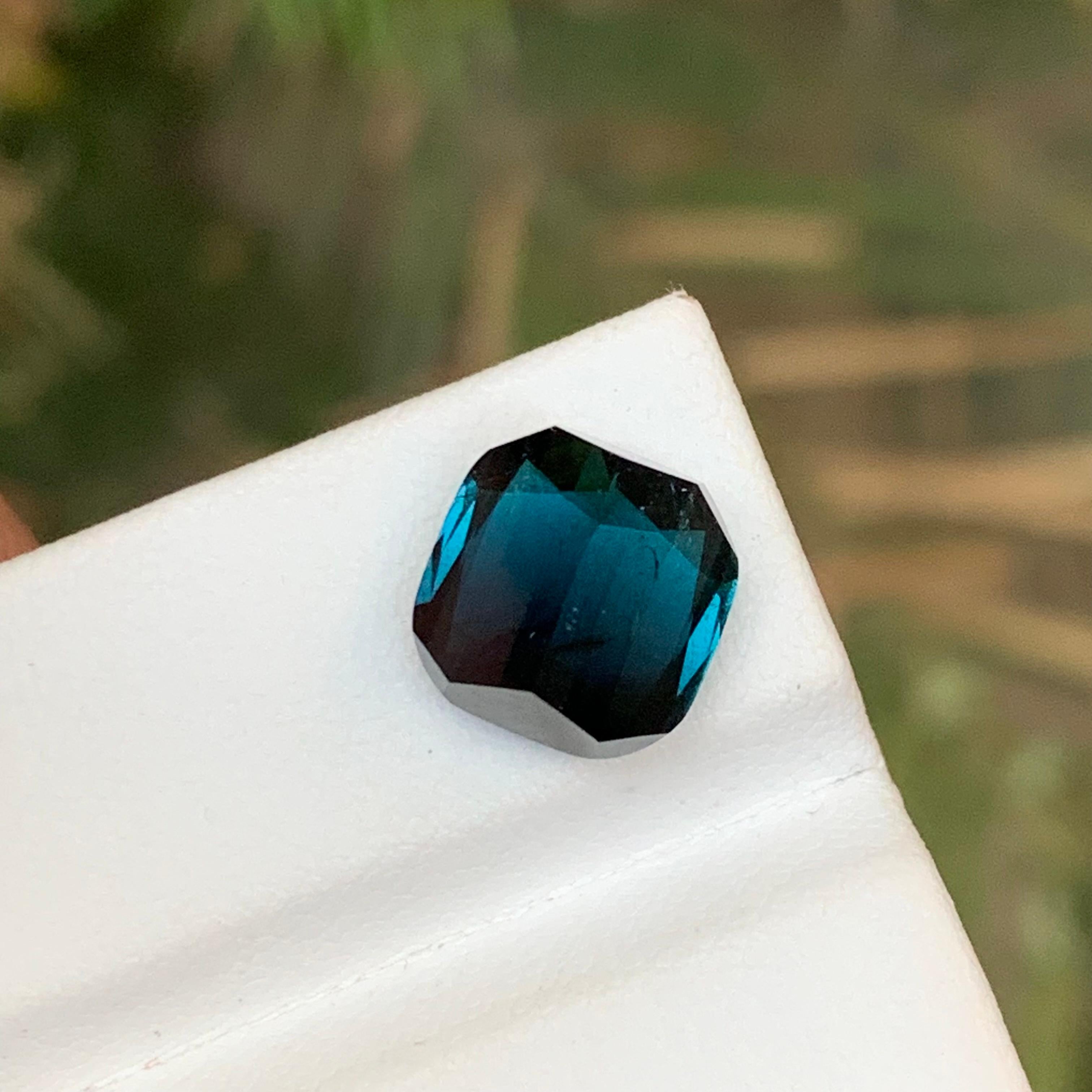 da uomo o donna Rara gemma di tormalina naturale blu scuro, anello a cuscino quadrato da 5,85 carati in vendita