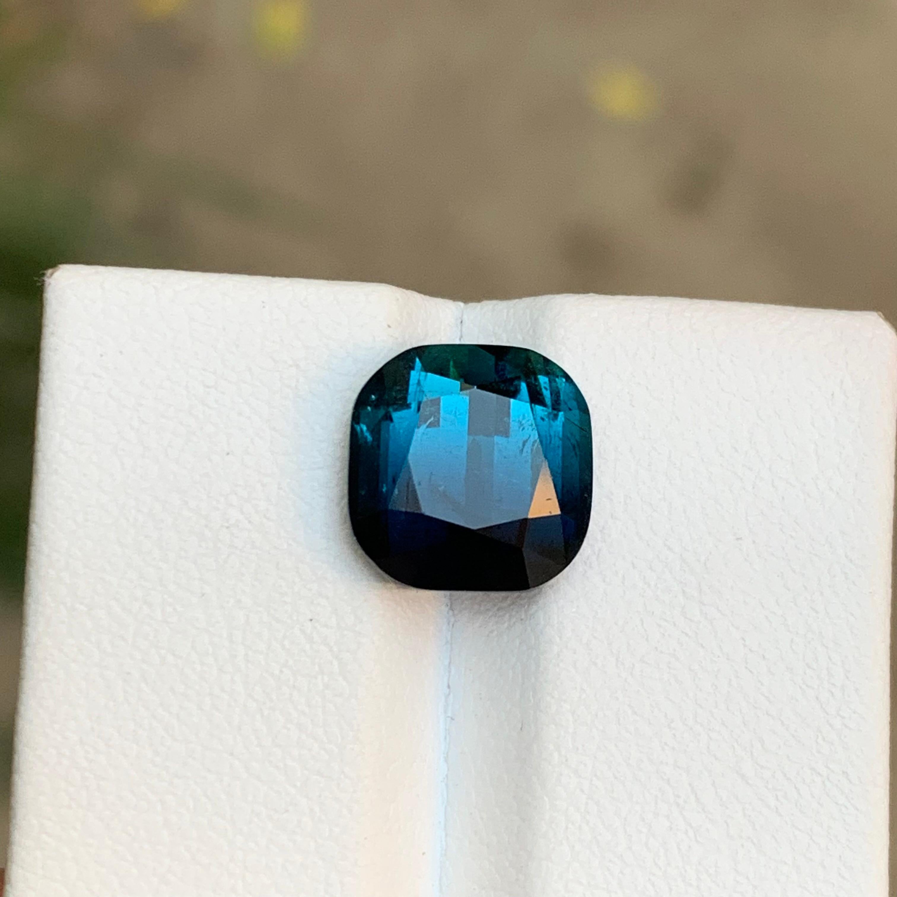 Rara gemma di tormalina naturale blu scuro, anello a cuscino quadrato da 5,85 carati in vendita 2