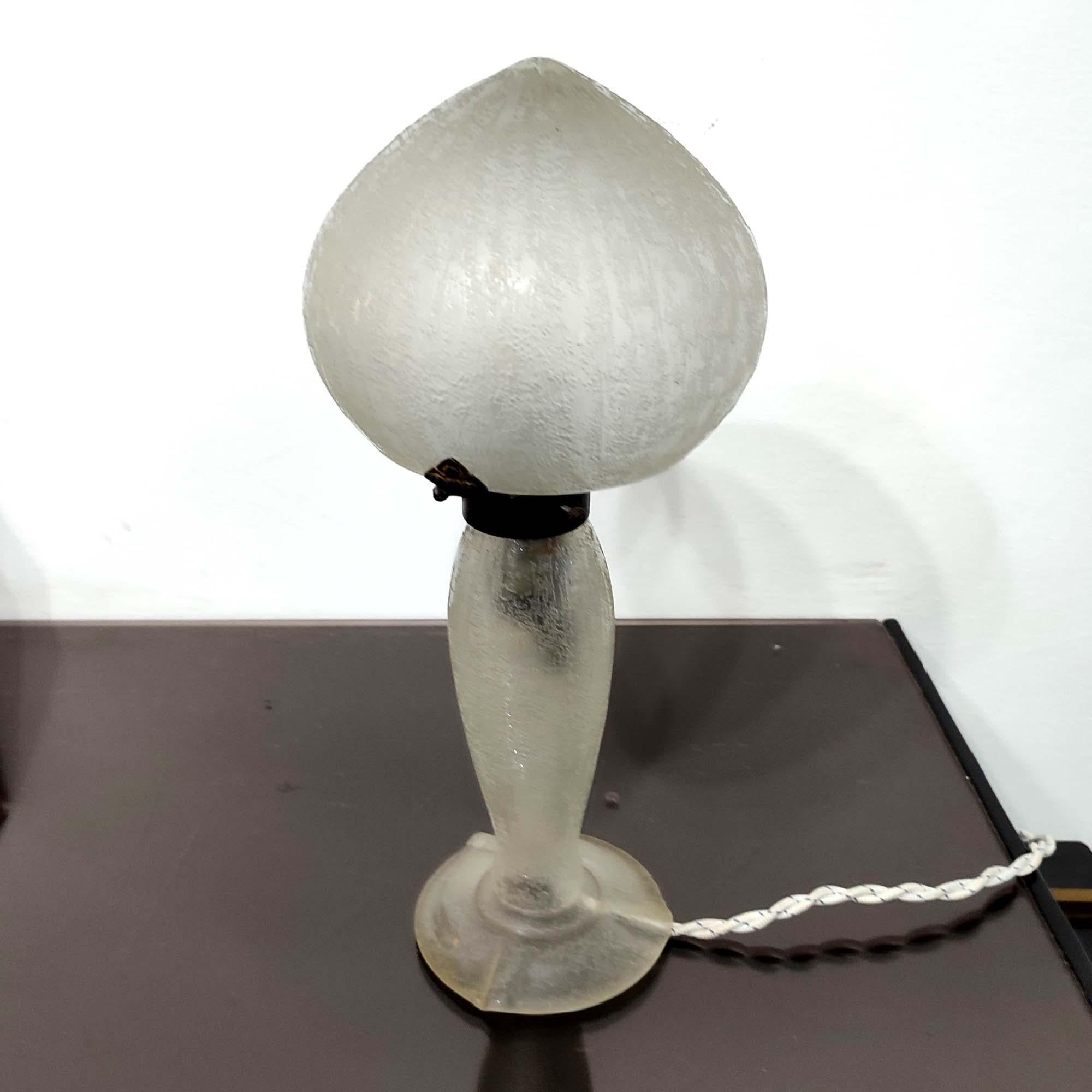 Rara Lámpara de Mesa Daum Freres Nancy, Art Decó, Vidrio Francés mediados del siglo XX en venta