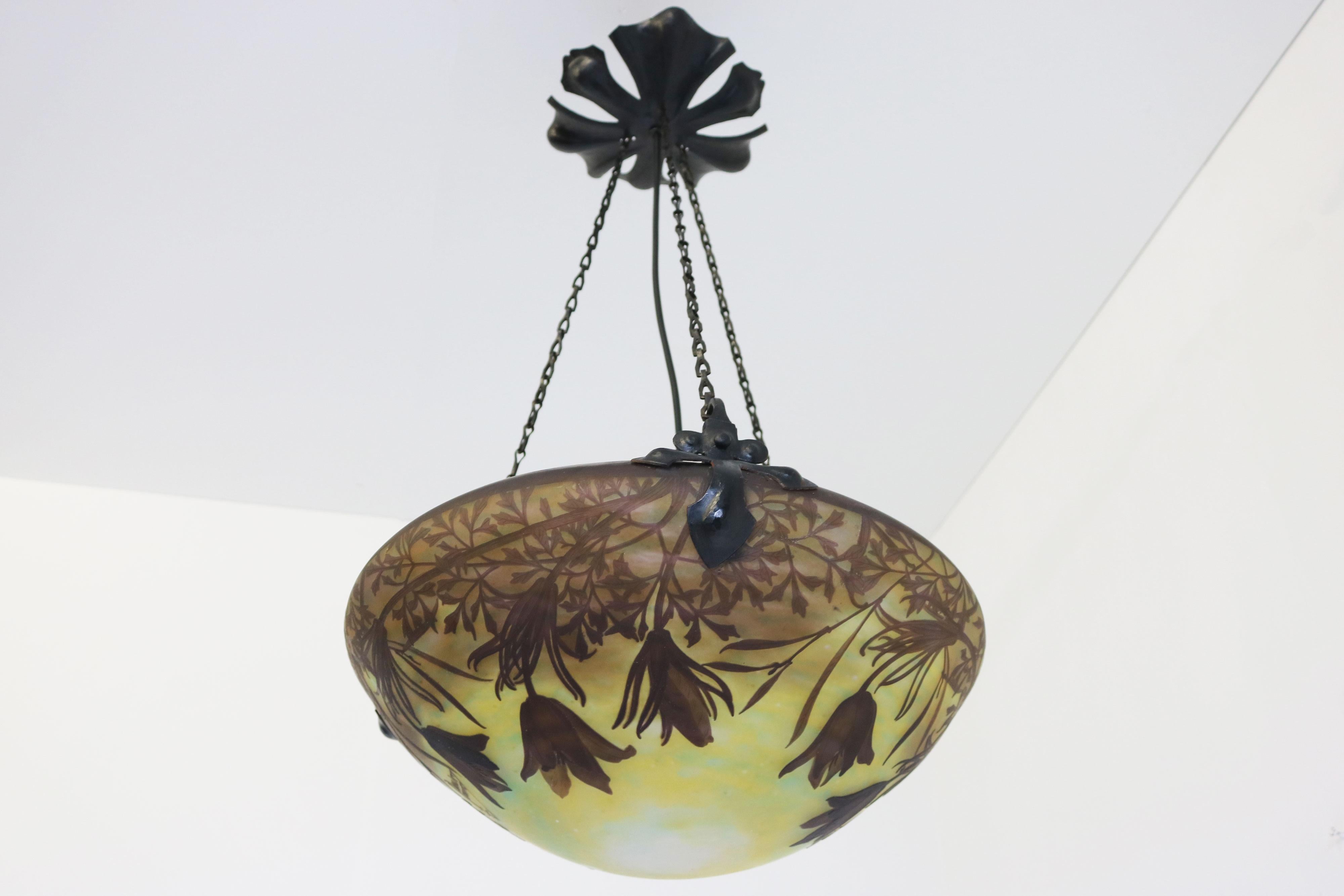 Début du 20ème siècle Rare lustre / suspension « Fleur de lys » de Daum Nancy, 1910, Art Nouveau  en vente