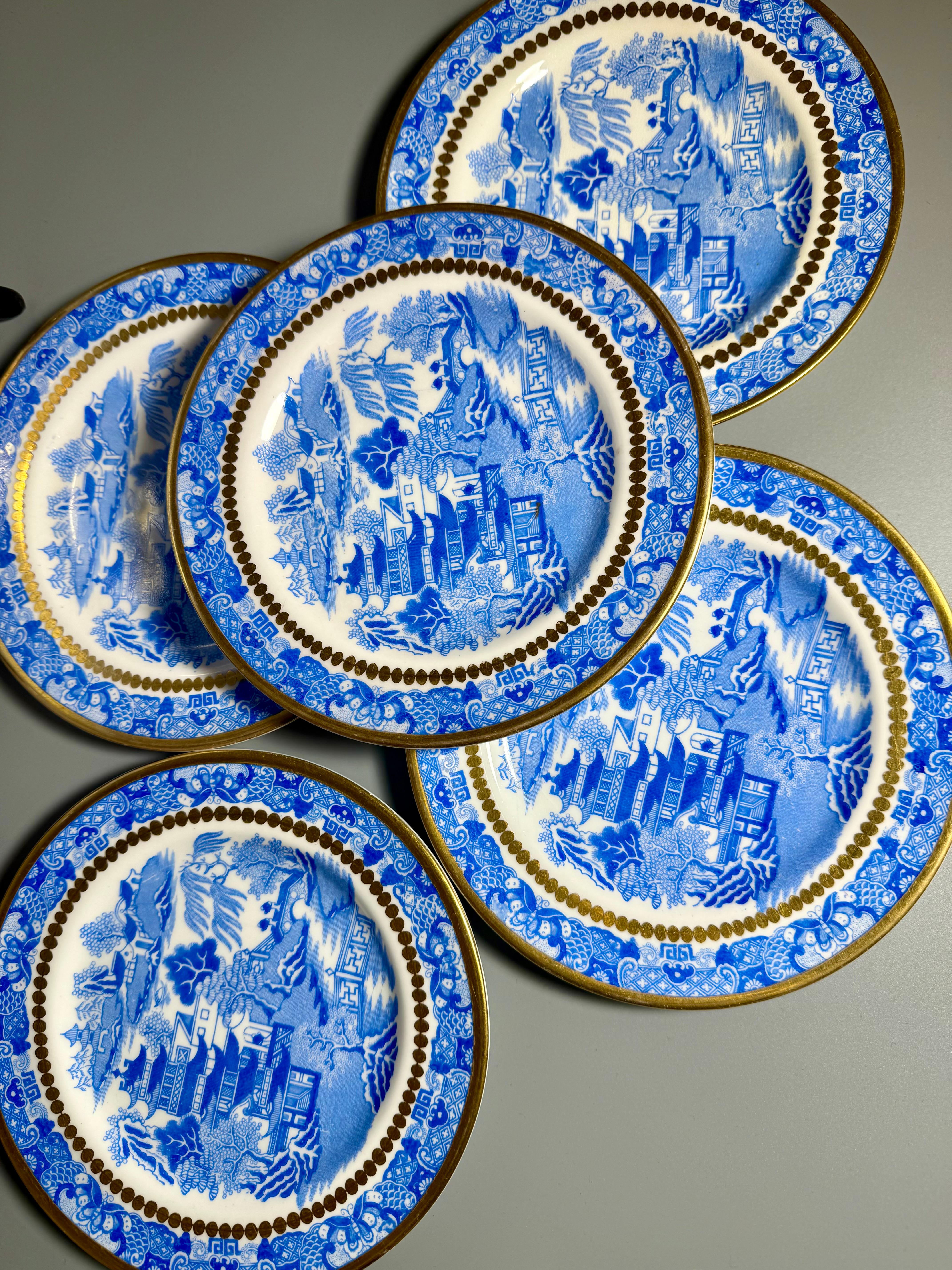 Early 19th Century Canton Style White Blue Porcelain Davenport England Willow Six pieces 1820-1886 For Sale