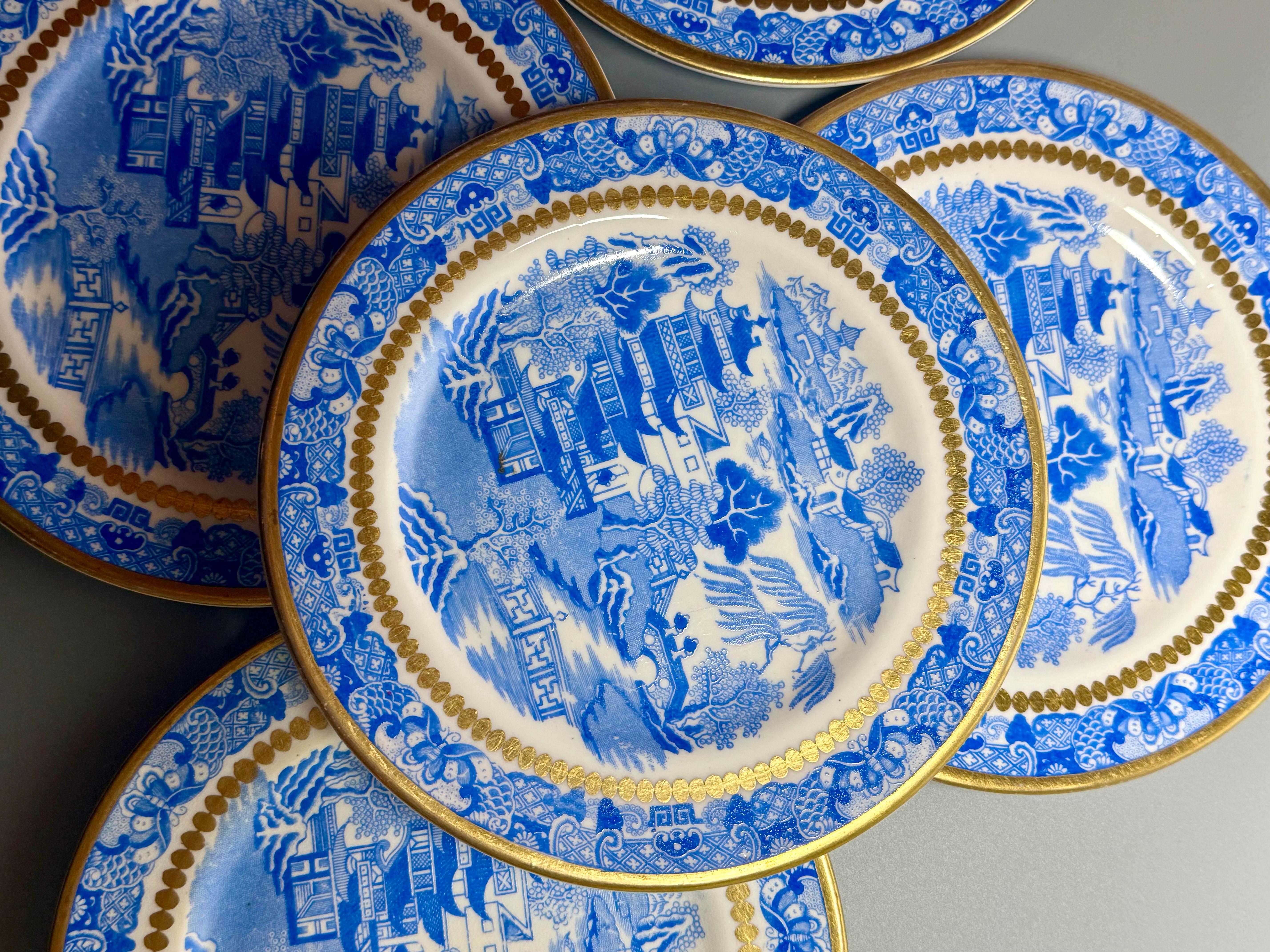 Canton Style White Blue Porcelain Davenport England Willow Six pieces 1820-1886 For Sale 1