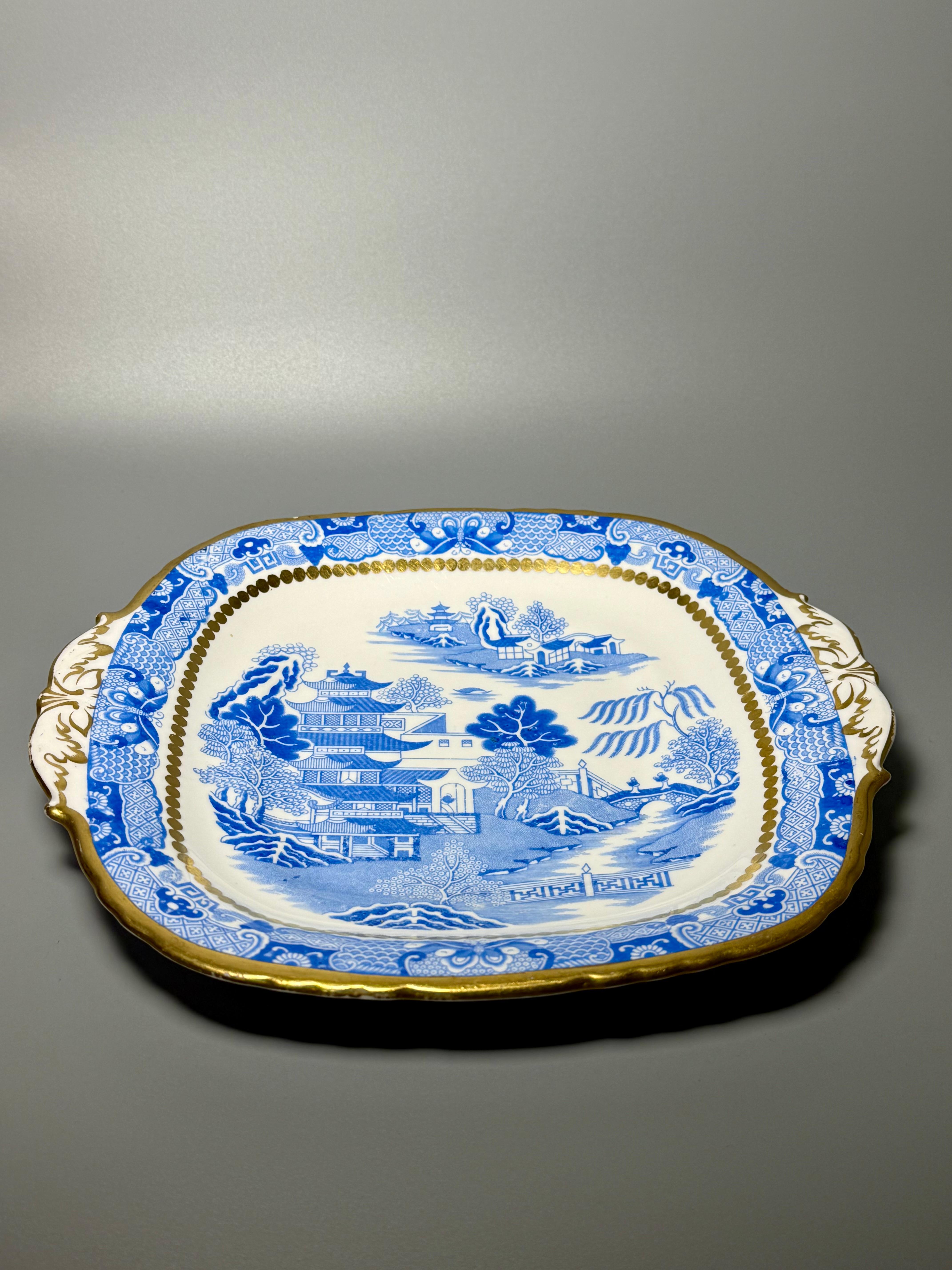 Canton Style White Blue Porcelain Davenport England Willow Six pieces 1820-1886 For Sale 2