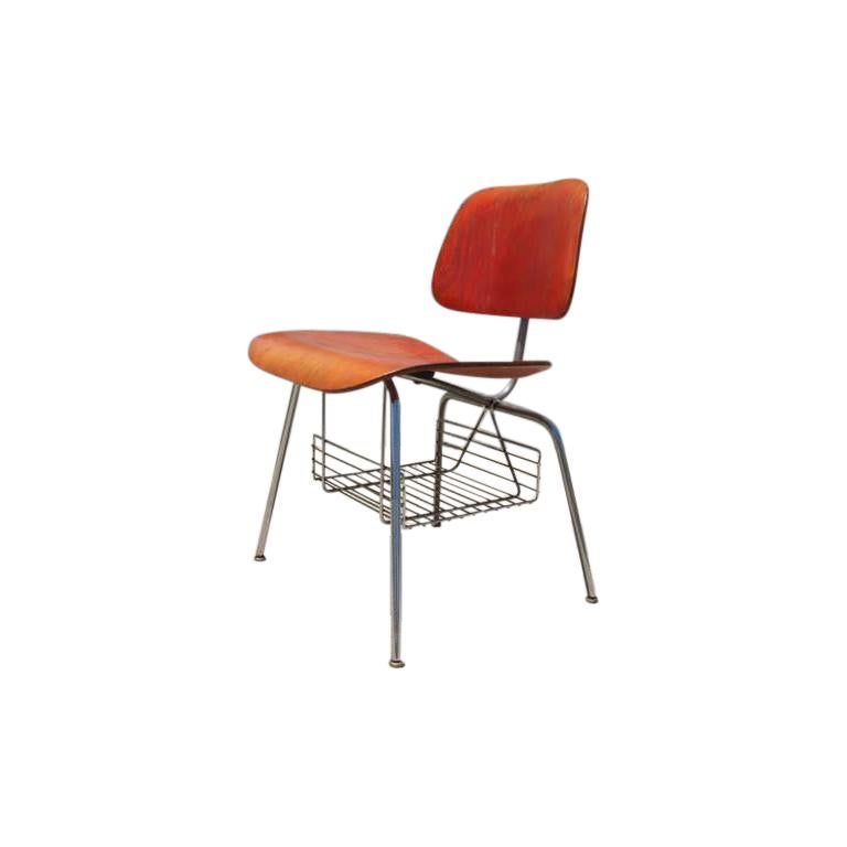 Seltener DCM-Beistellstuhl mit Zeitschriftenständer von Charles & Ray Eames für Herman Miller