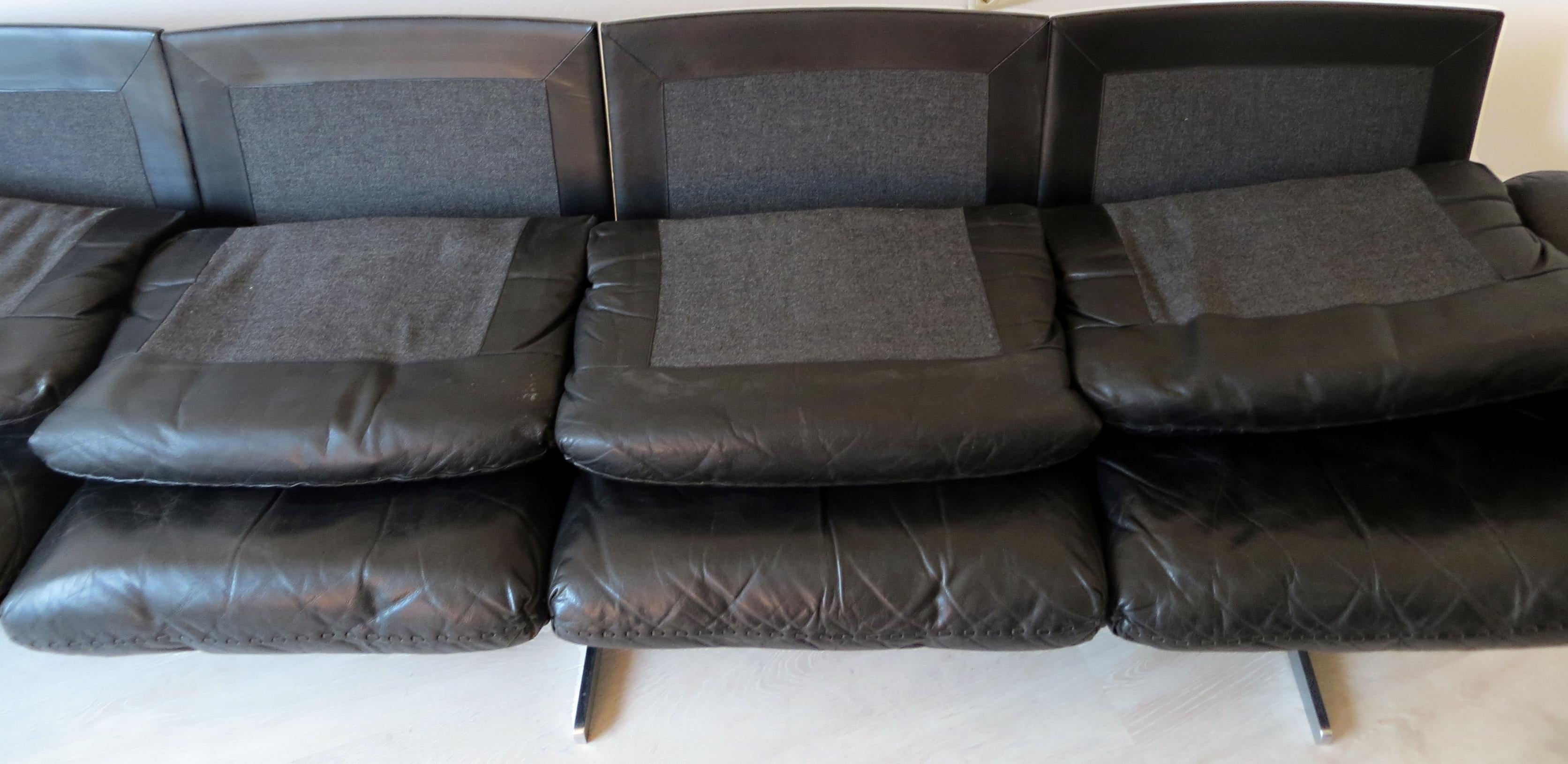 Rare De Sede DS-31 Midcentury Leather Sofa with Four Seats, 1st Version, 1960s In Good Condition For Sale In Hamburg, DE
