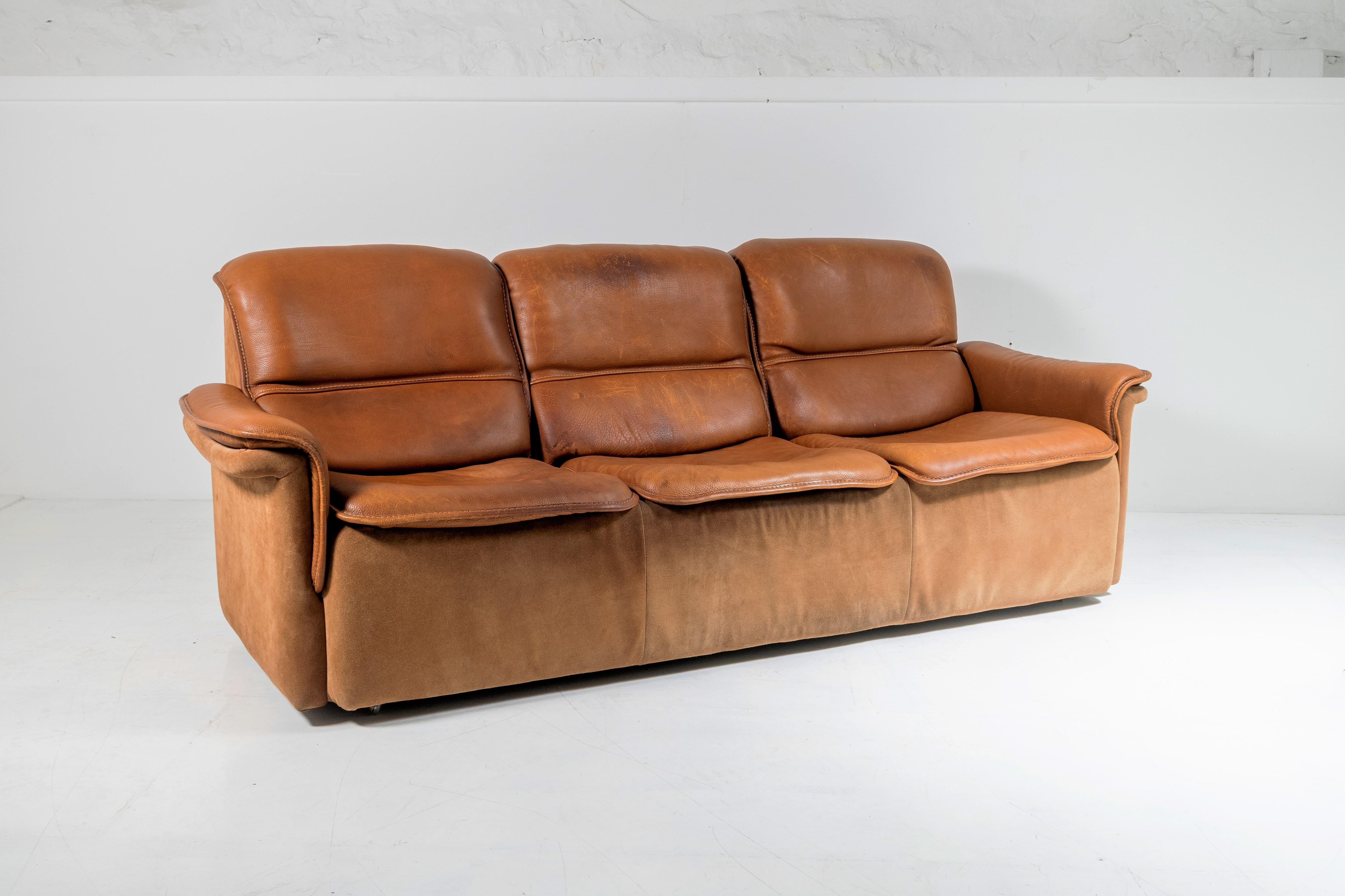 Rare De Sede DS12 Model 1970s Brown Tan Leather and Suede 3 Seater Sofa For Sale 8