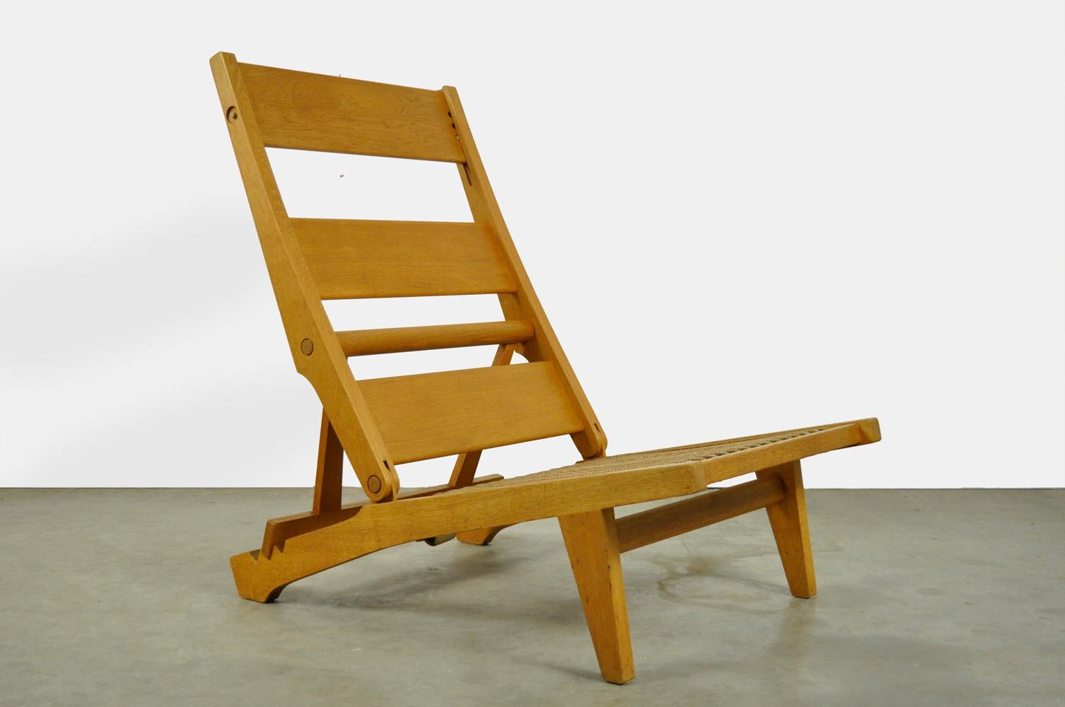 Rare deckchair / lounge chair AP71 by Hans Wegner for AP Stolen, Denmark, 1960s For Sale 5