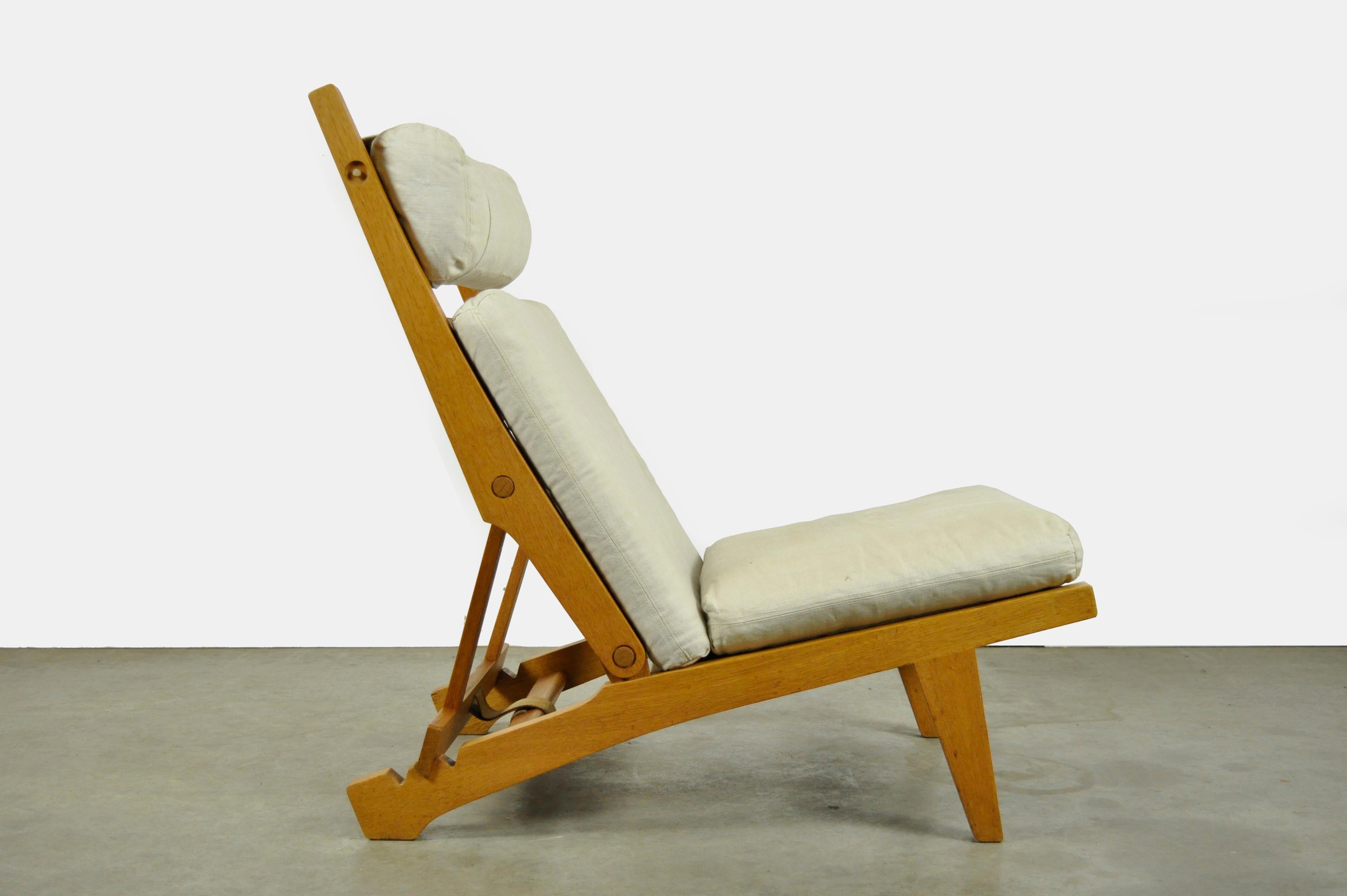 Danish Rare deckchair / lounge chair AP71 by Hans Wegner for AP Stolen, Denmark, 1960s For Sale