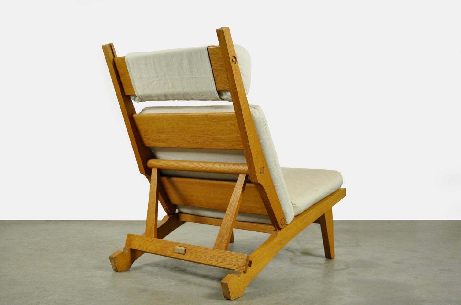 Mid-20th Century Rare deckchair / lounge chair AP71 by Hans Wegner for AP Stolen, Denmark, 1960s For Sale