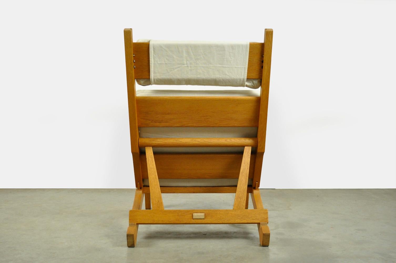 Fabric Rare deckchair / lounge chair AP71 by Hans Wegner for AP Stolen, Denmark, 1960s For Sale