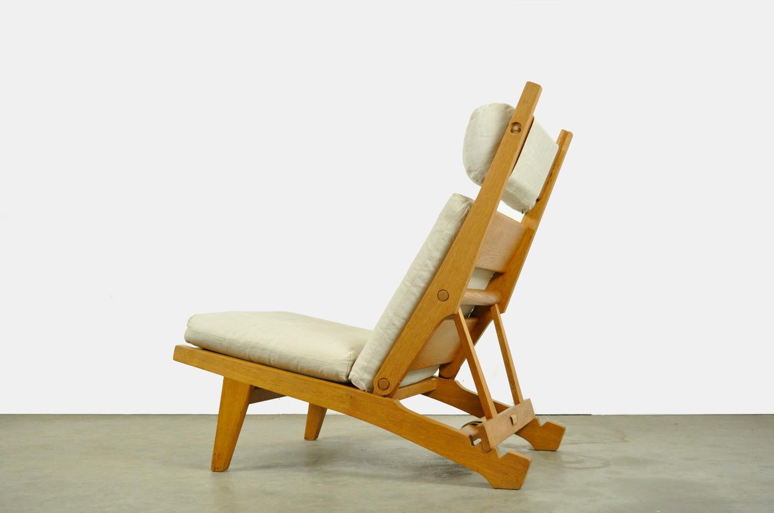 Rare deckchair / lounge chair AP71 by Hans Wegner for AP Stolen, Denmark, 1960s For Sale 1