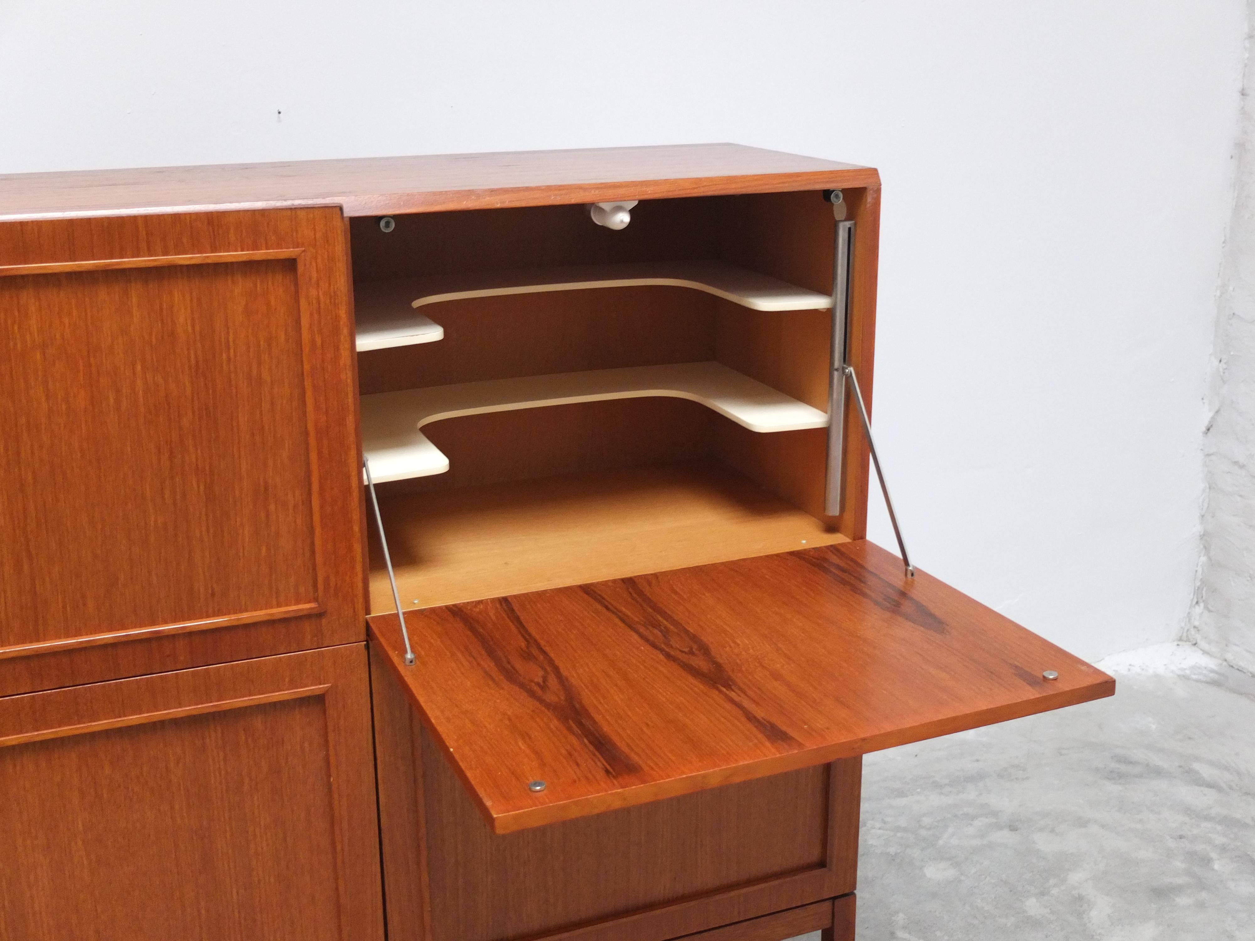 Raro mobile bar decorativo di Oswald Vermaercke per V-Form, 1966 in vendita 5