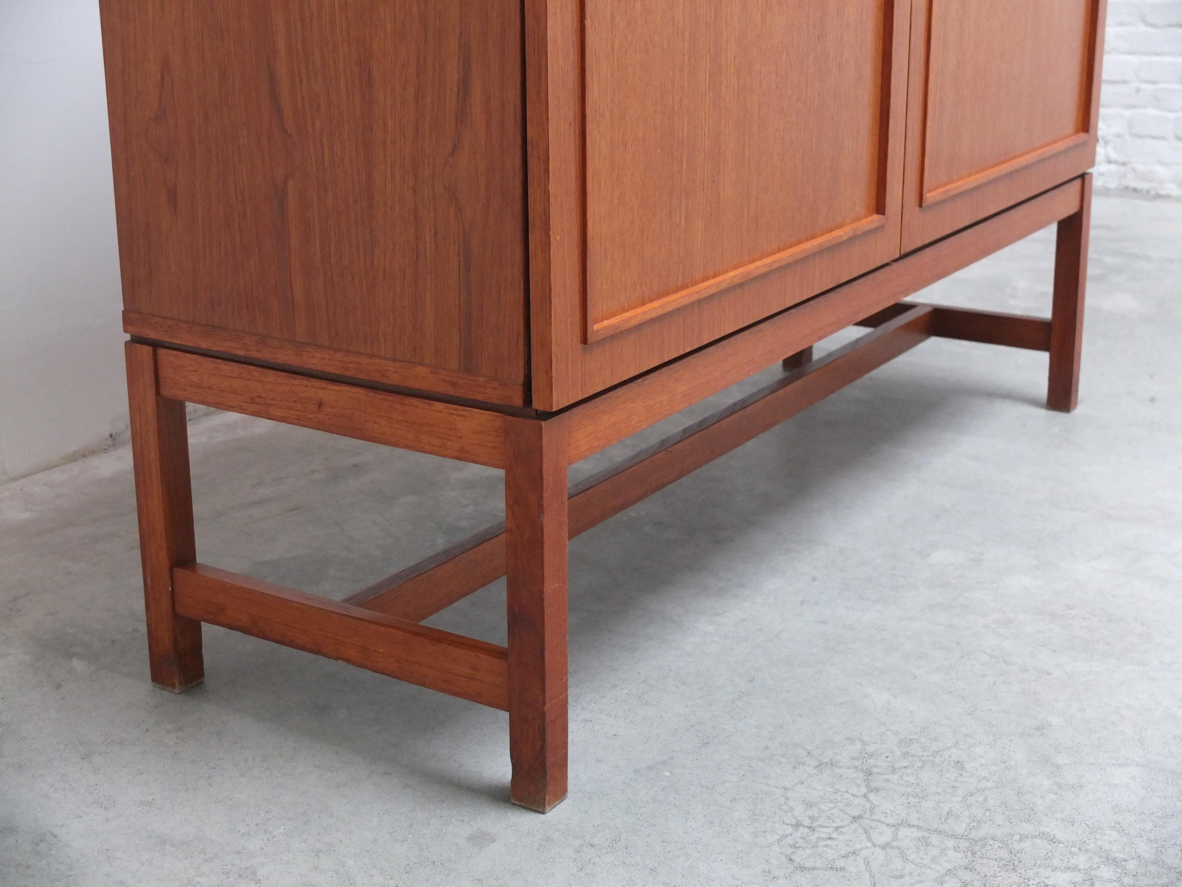 Raro mobile bar decorativo di Oswald Vermaercke per V-Form, 1966 in vendita 8