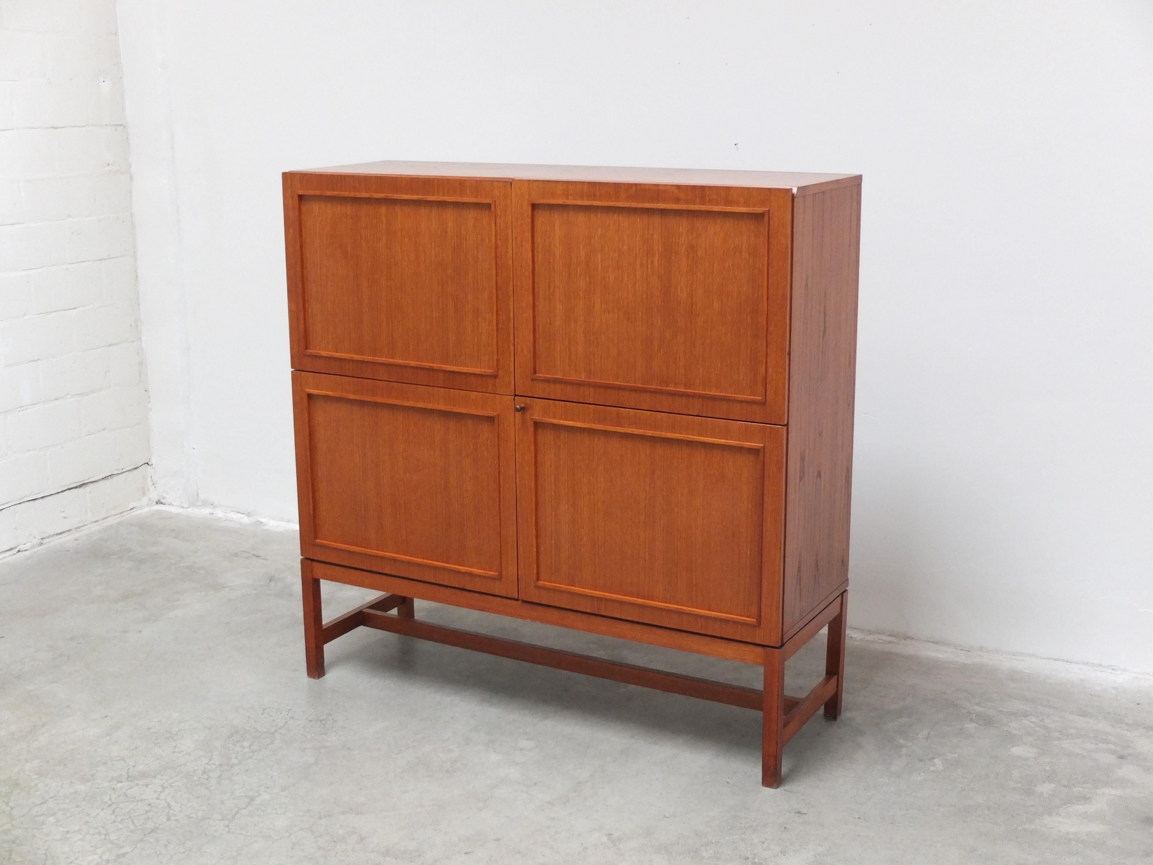 Belga Raro mobile bar decorativo di Oswald Vermaercke per V-Form, 1966 in vendita