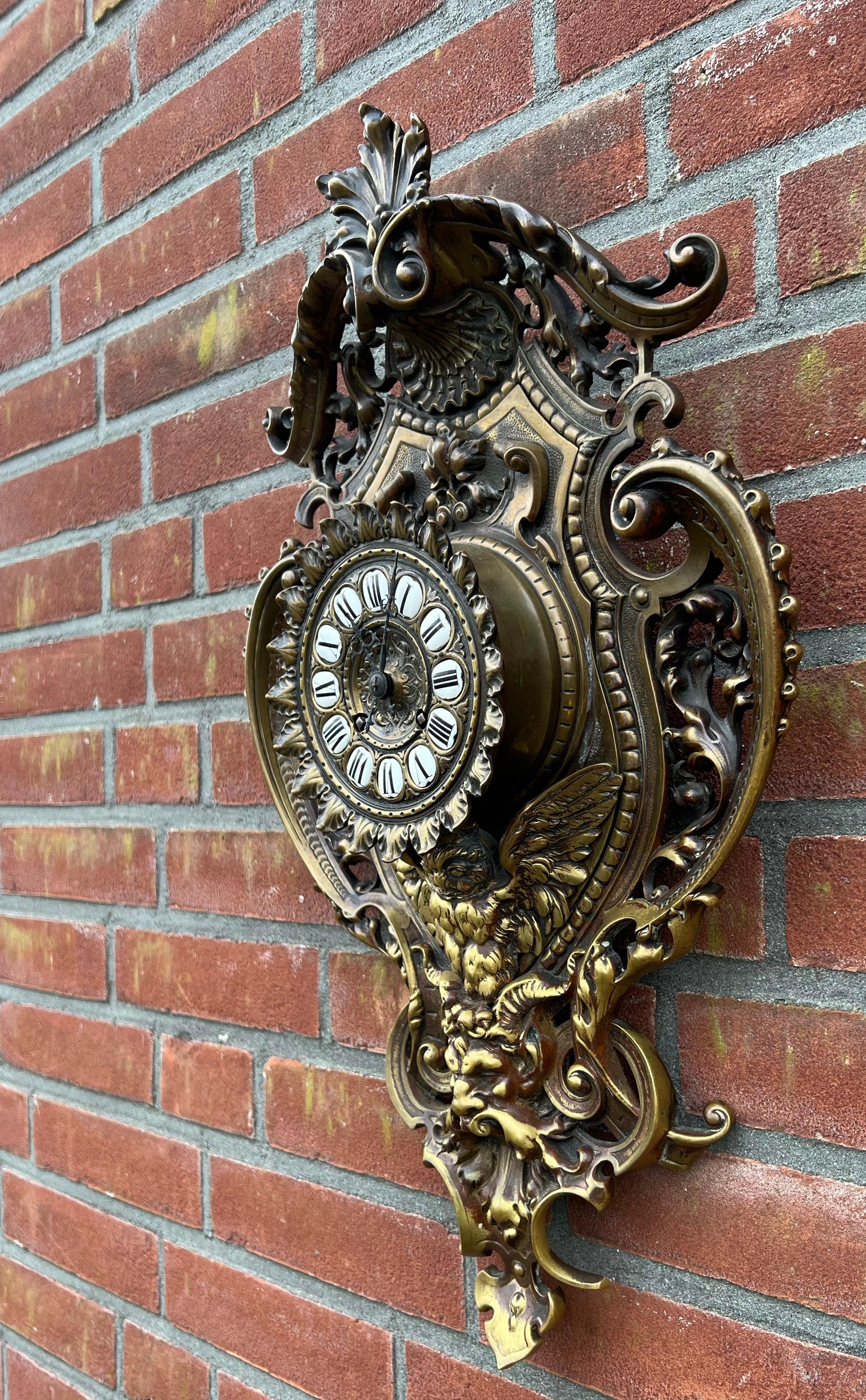 Rare & Decorative French Antique Bronze Wall Cartel Clock with Owl Sculpture In Good Condition In Lisse, NL
