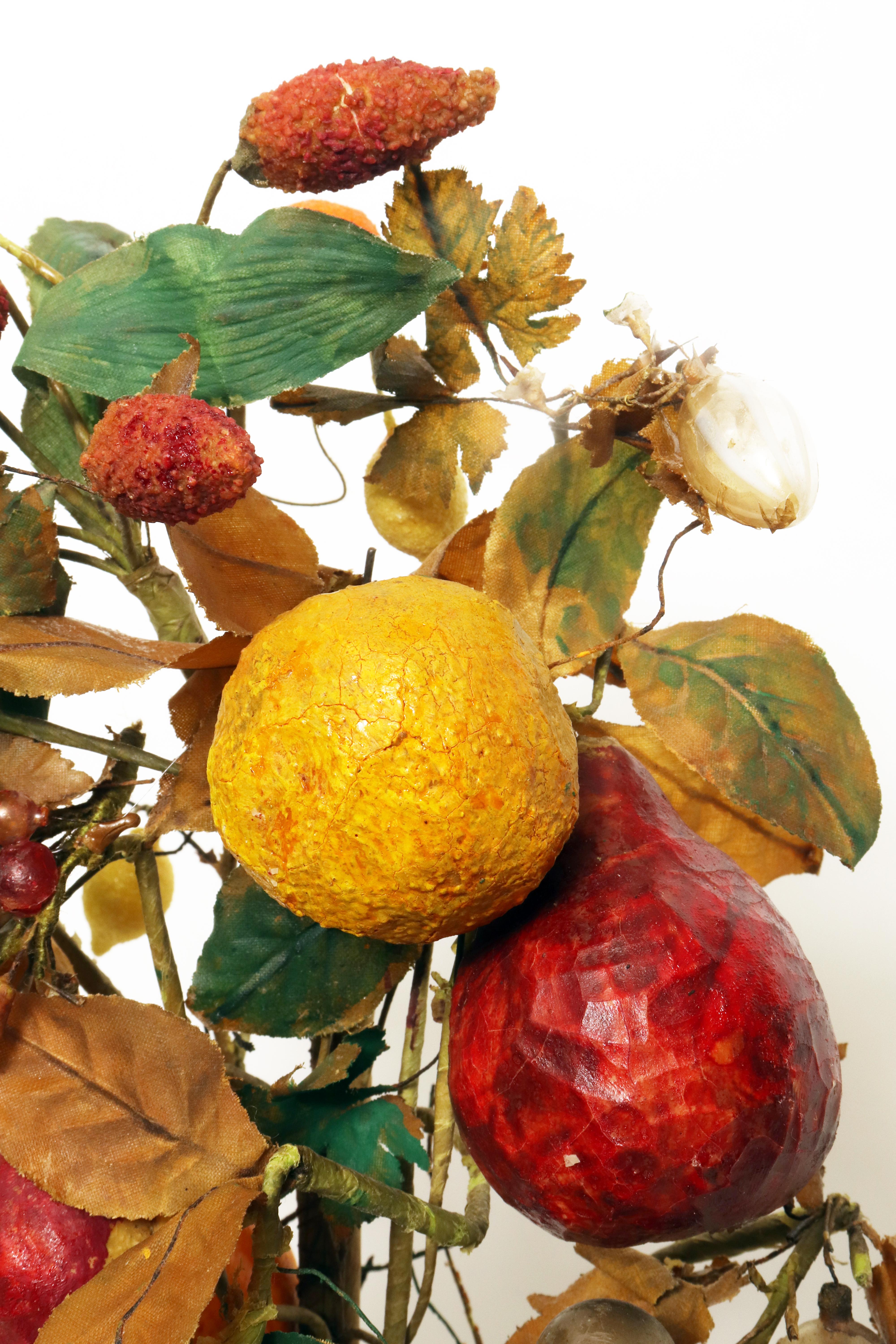 Rara cesta decorativa de frutas hecha de cera. Italia, primera mitad del siglo XIX. en venta 7