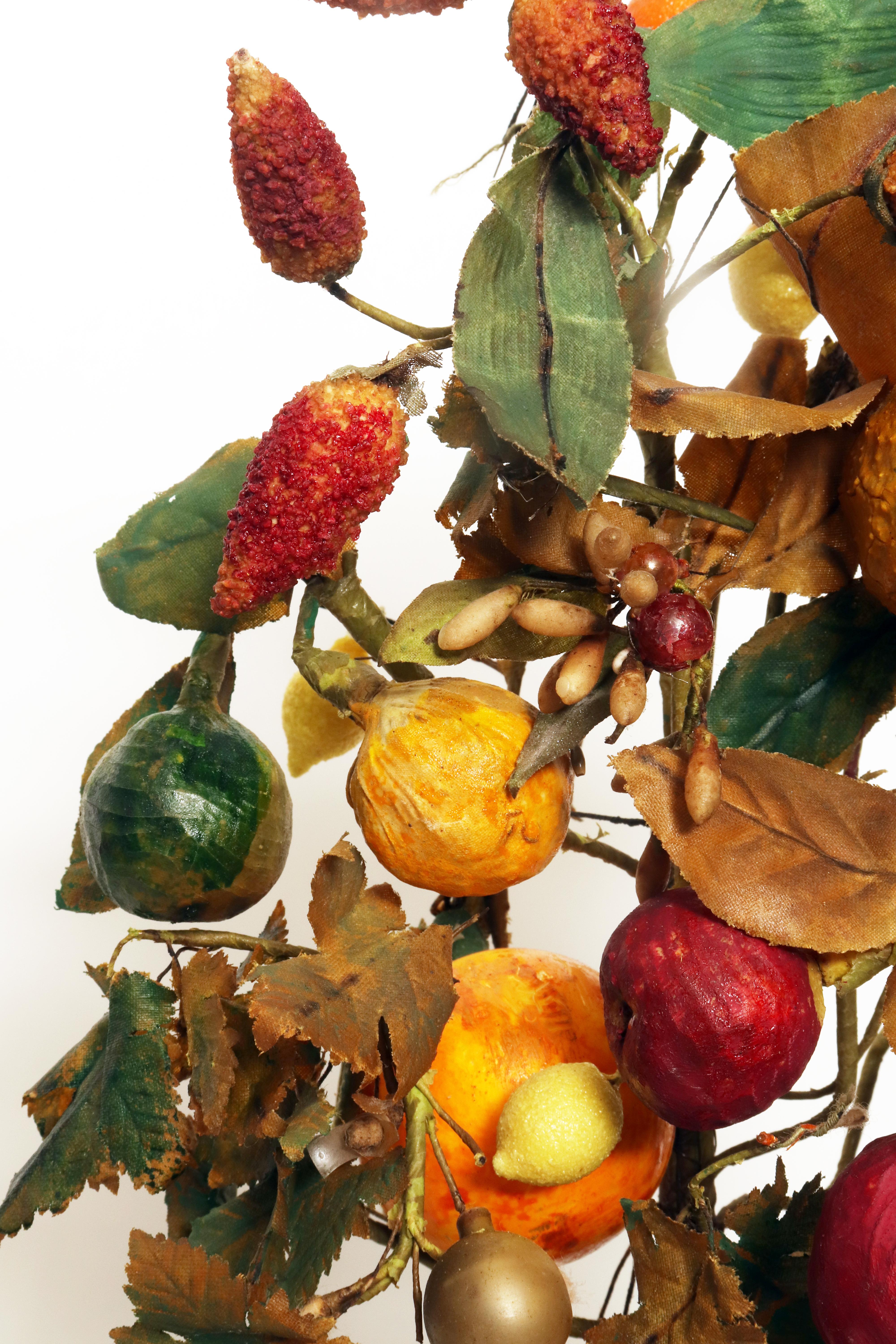 Rara cesta decorativa de frutas hecha de cera. Italia, primera mitad del siglo XIX. en venta 8