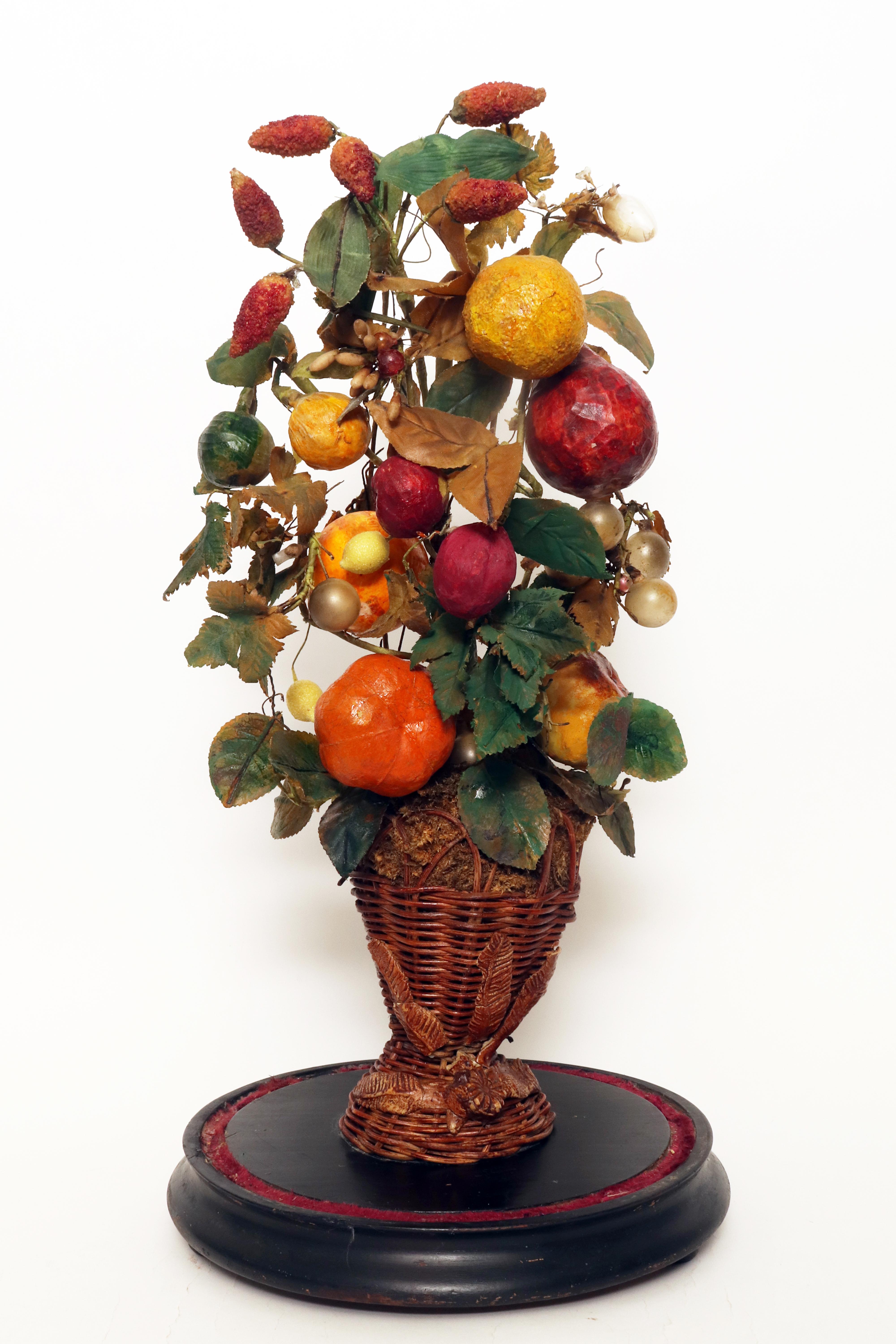 Rara cesta decorativa de frutas hecha de cera. Italia, primera mitad del siglo XIX. Italiano en venta