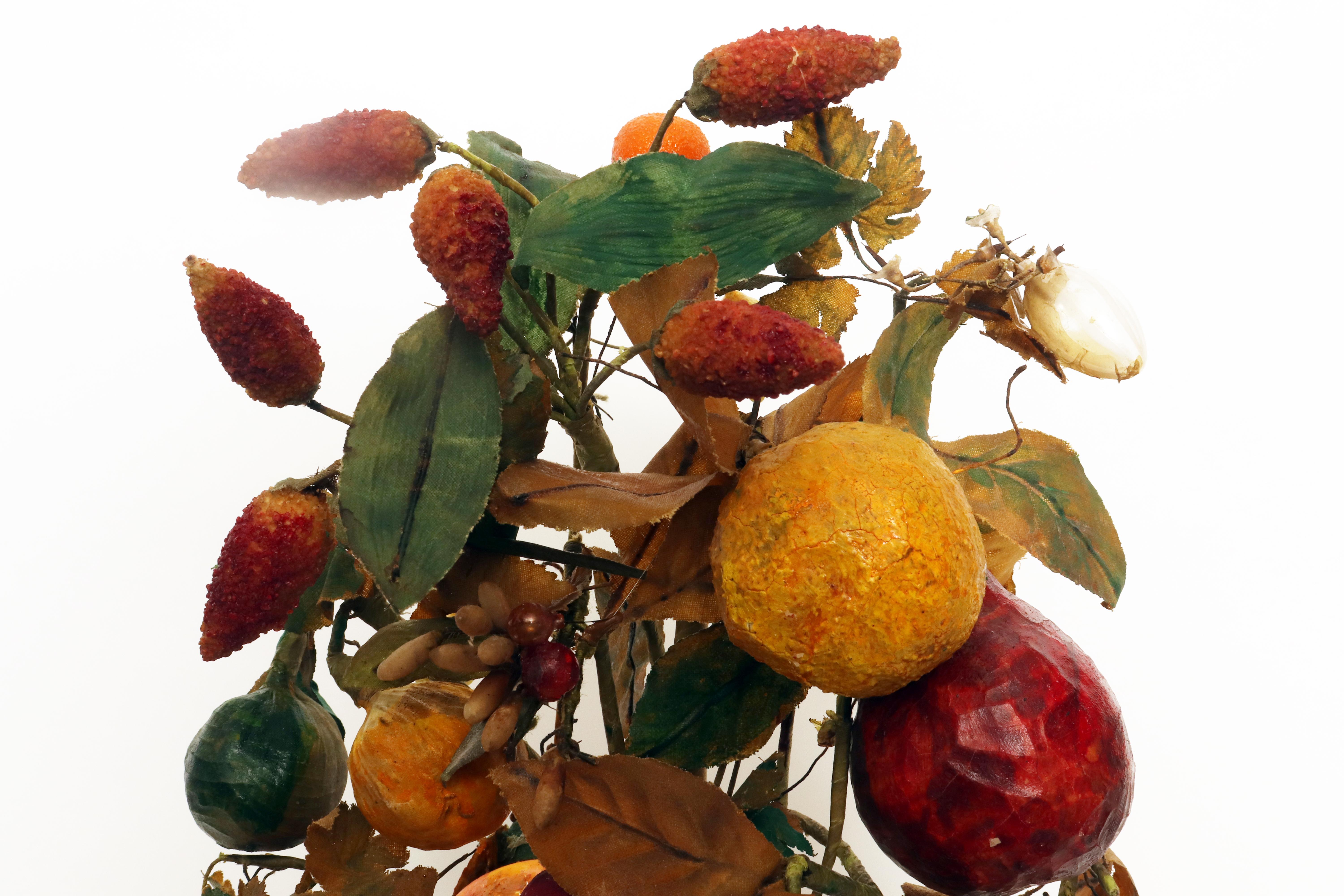 Rara cesta decorativa de frutas hecha de cera. Italia, primera mitad del siglo XIX. en venta 2