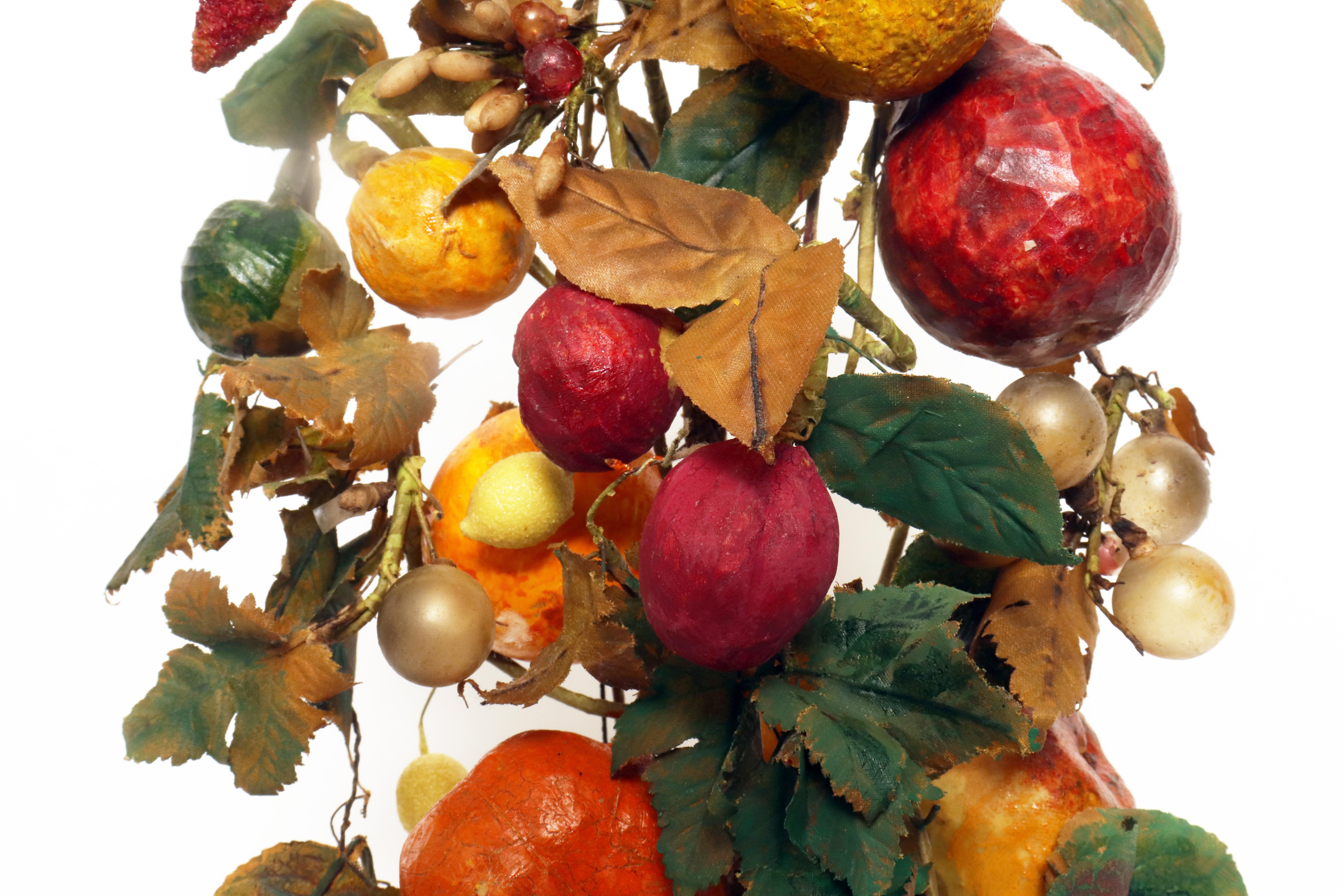 Rara cesta decorativa de frutas hecha de cera. Italia, primera mitad del siglo XIX. en venta 3