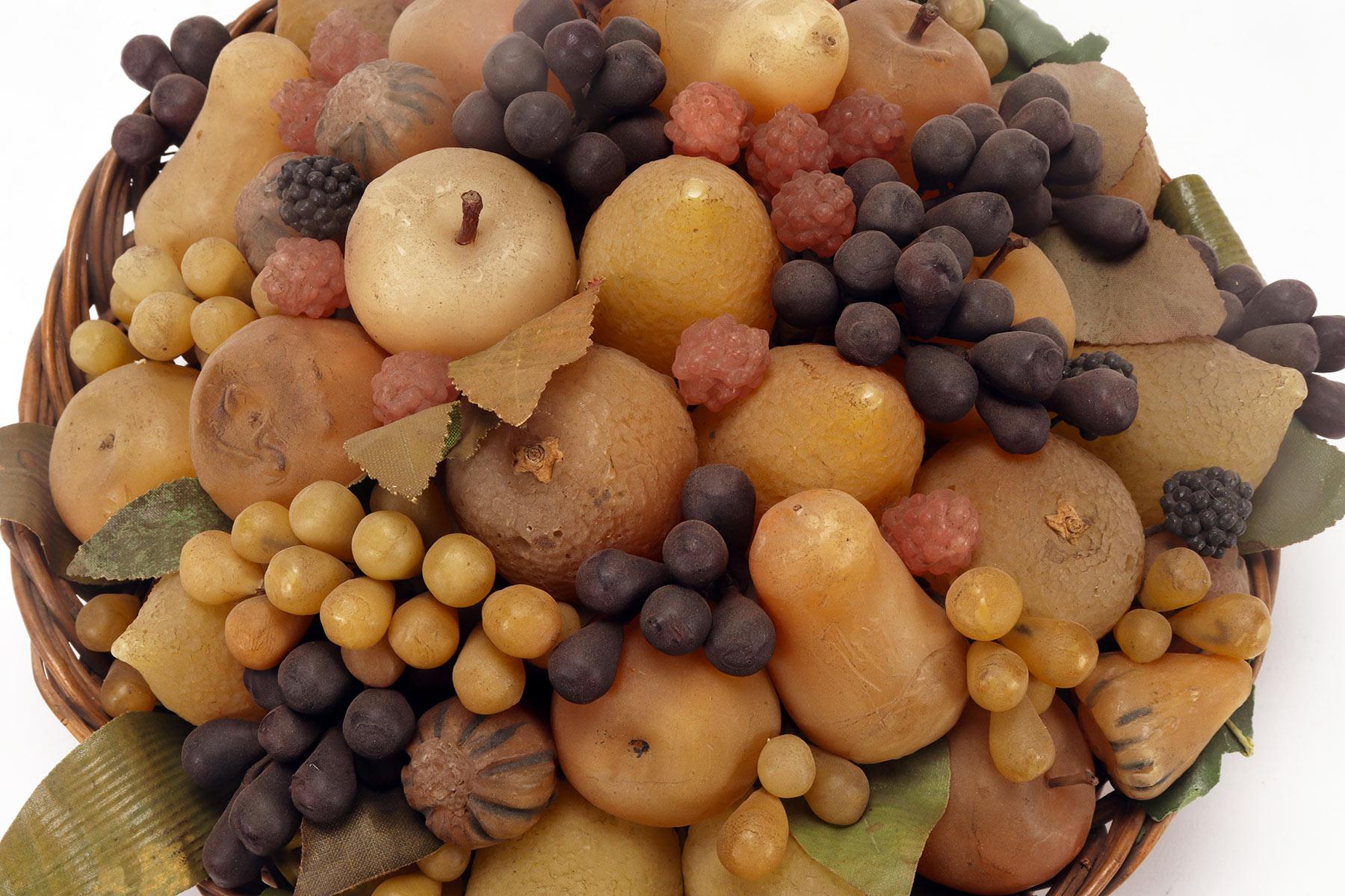 Rare decorative fruit basket made of wax. Italy, second half of the 19th century 1