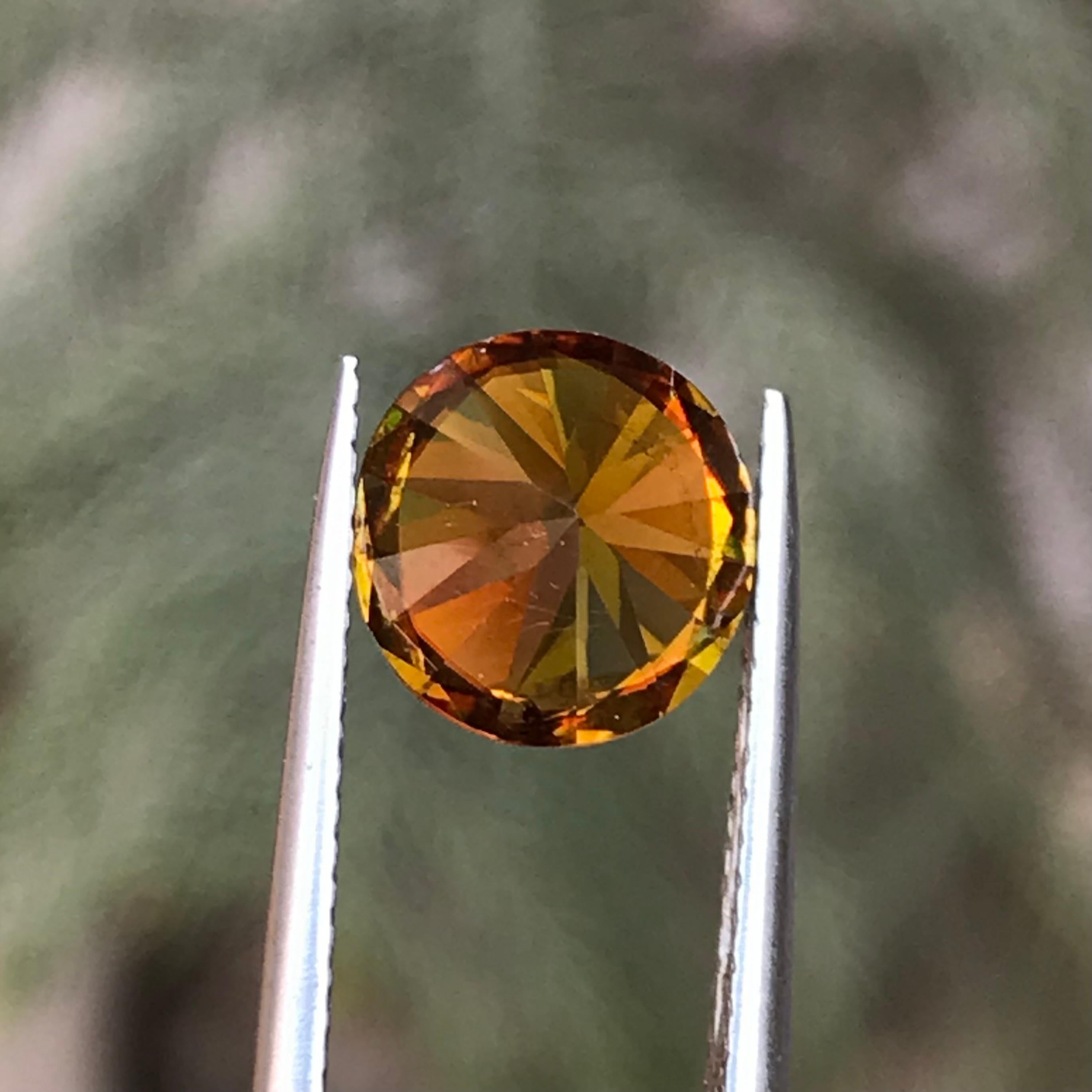 Round Cut Rare Deep Golden Yellow Natural Sphene 2.65 Ct Round Brilliant Cut for Ring etc For Sale