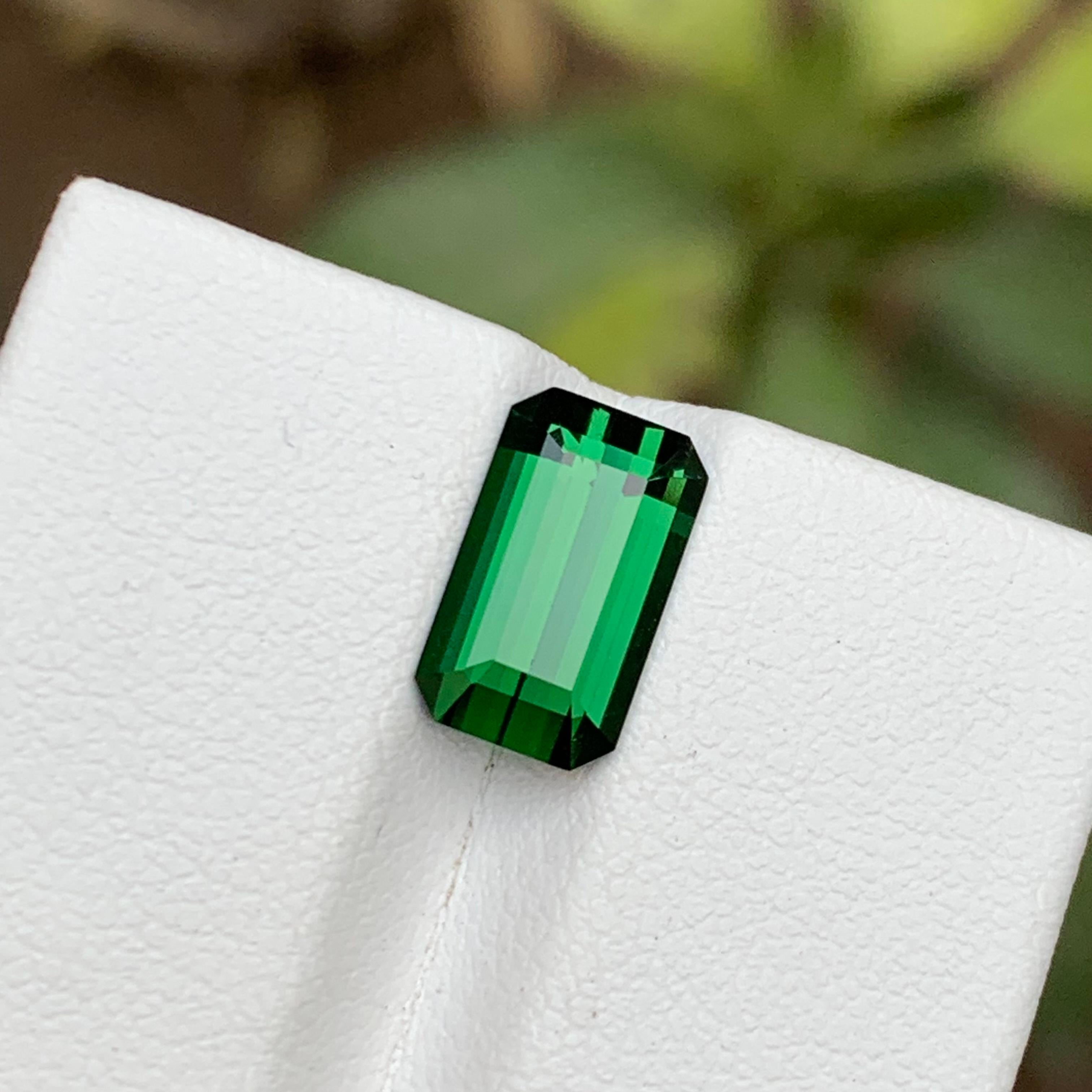 Rare Deep Green Natural Tourmaline Gemstone 2.95 Ct Emerald Cut for Ring/Pendant In New Condition For Sale In Peshawar, PK
