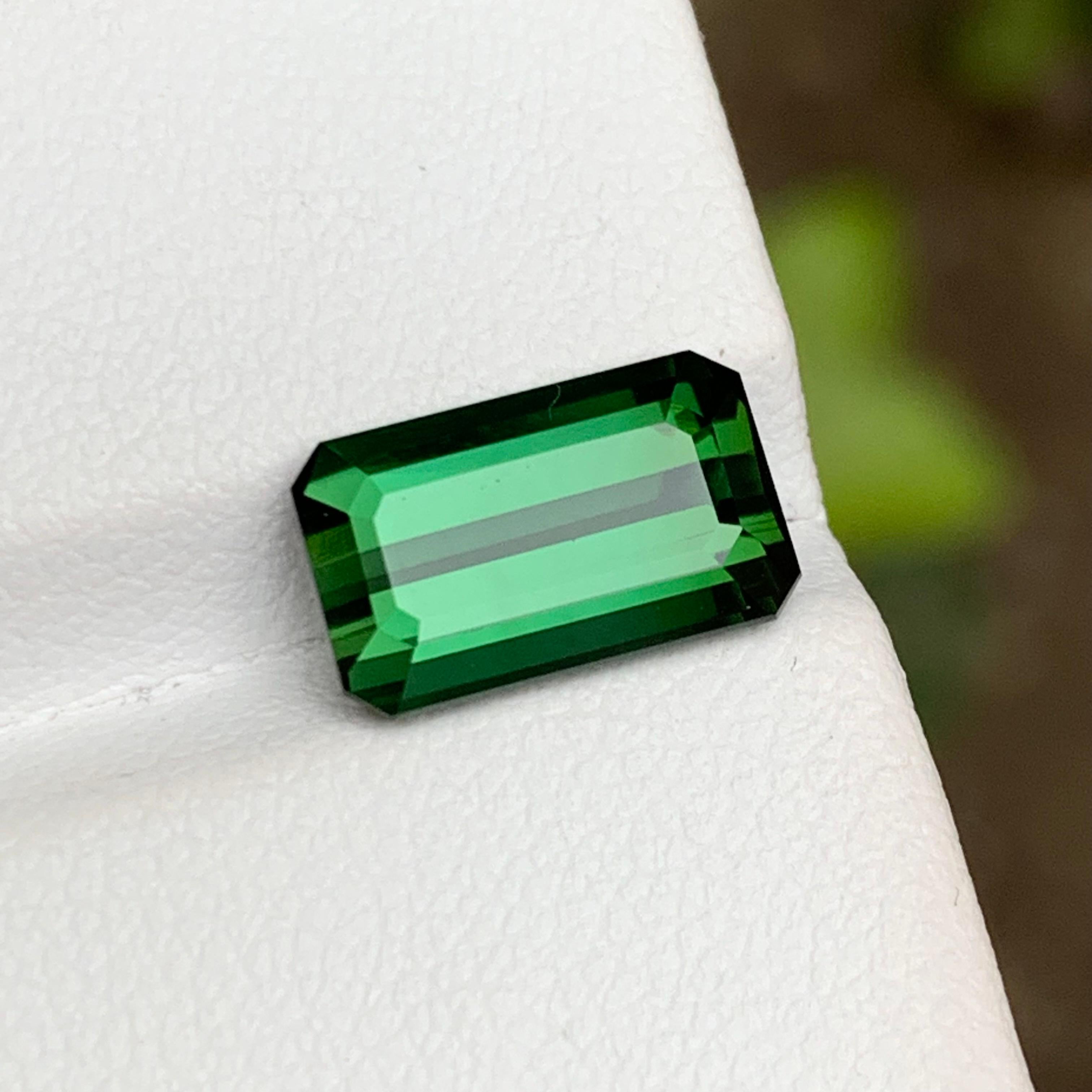 Rare Deep Green Natural Tourmaline Loose Gemstone, 3.75 Ct Emerald Cut for Ring In New Condition For Sale In Peshawar, PK