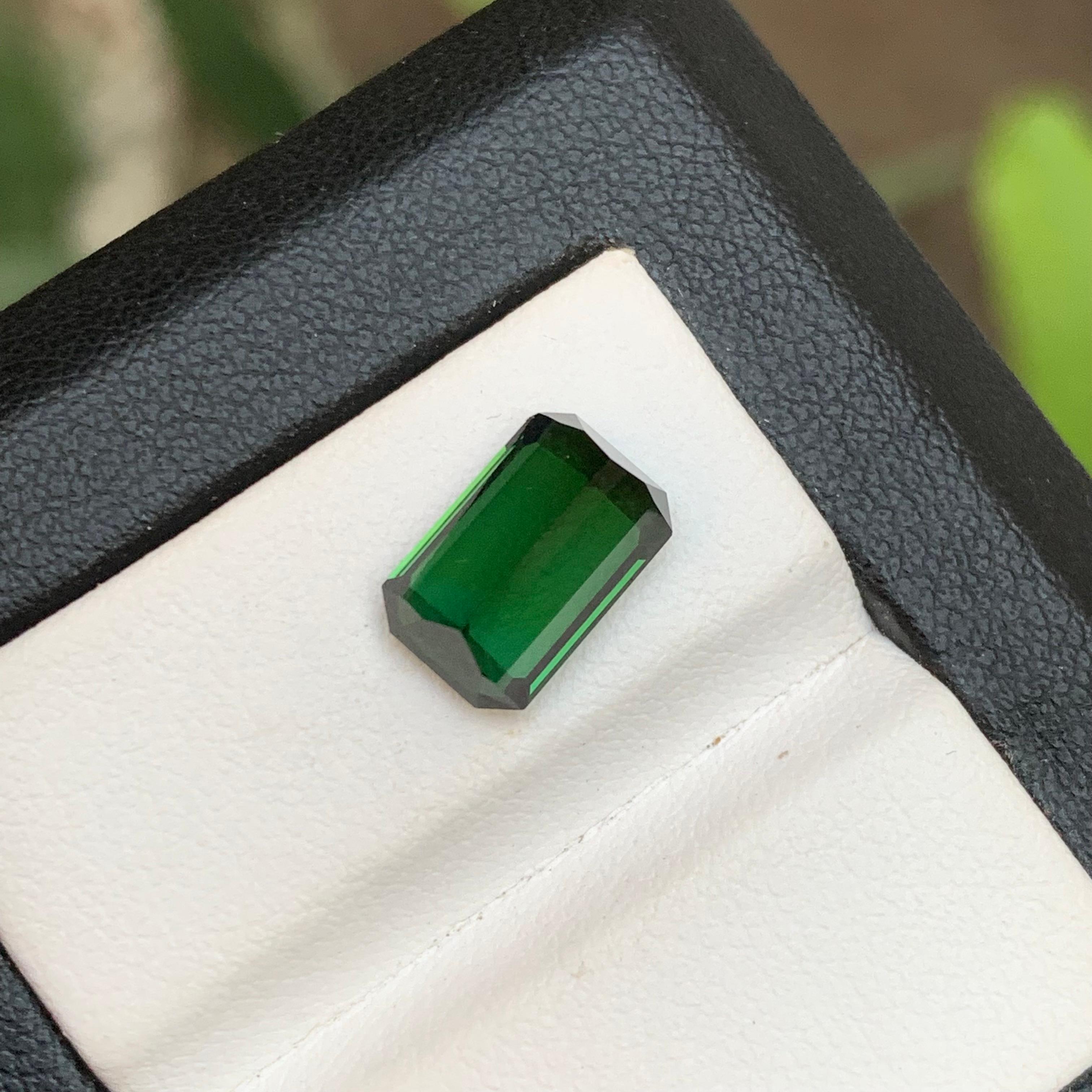 Tiefgrüner natürlicher Turmalin Ring Lose Edelstein, 3,50 Karat Smaragd-Schliff-Schmuck im Zustand „Neu“ in Peshawar, PK