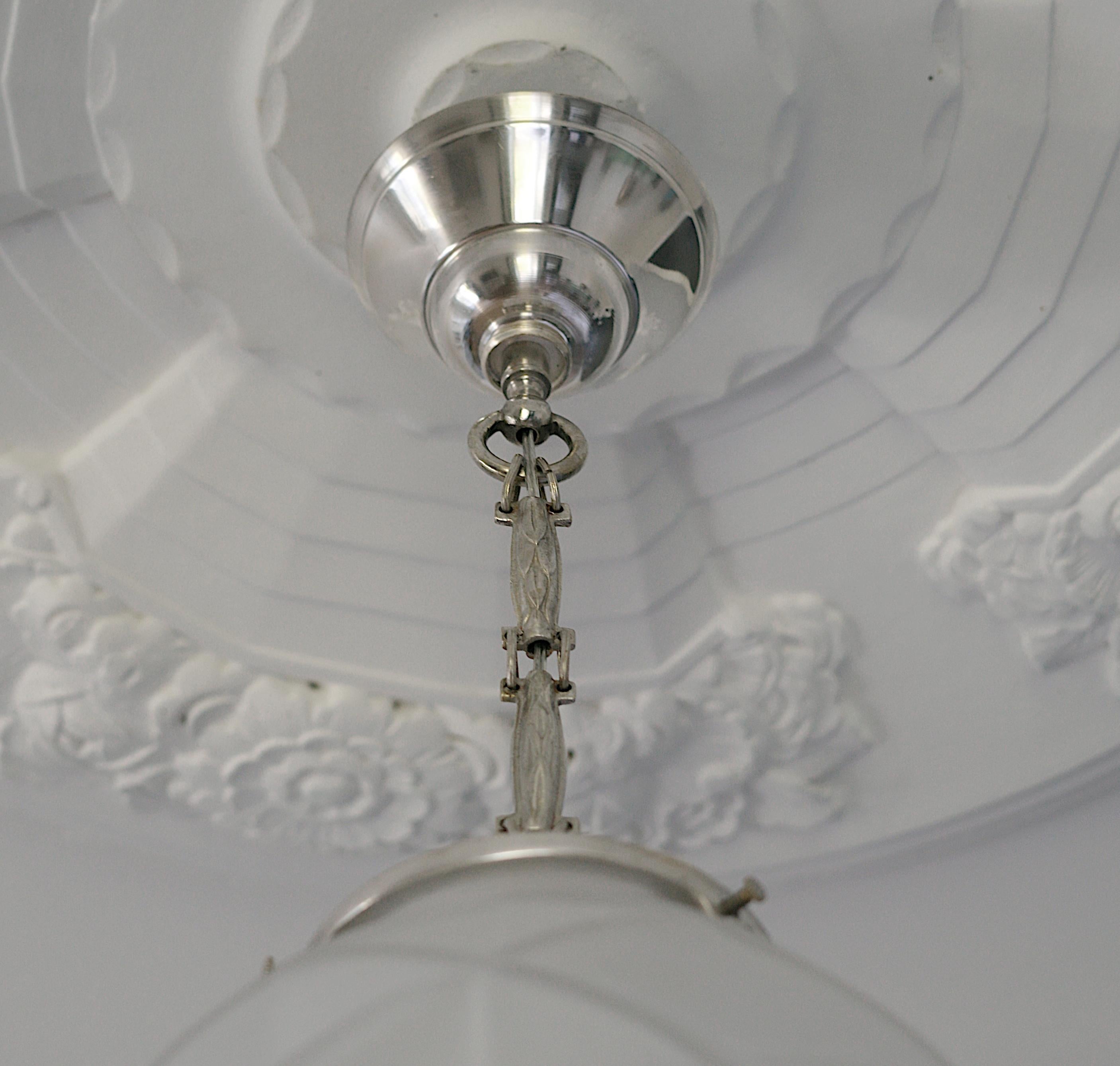 Rara coppia di lampadari a sospensione Degue Art Deco, 1920 in vendita 2