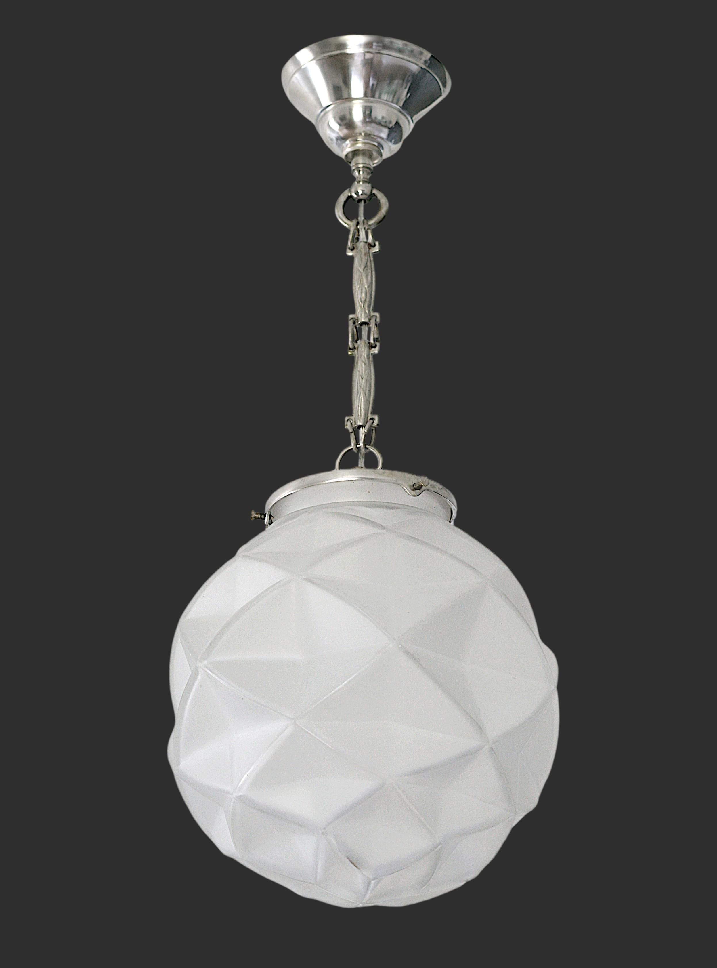 Stampato Rara coppia di lampadari a sospensione Degue Art Deco, 1920 in vendita