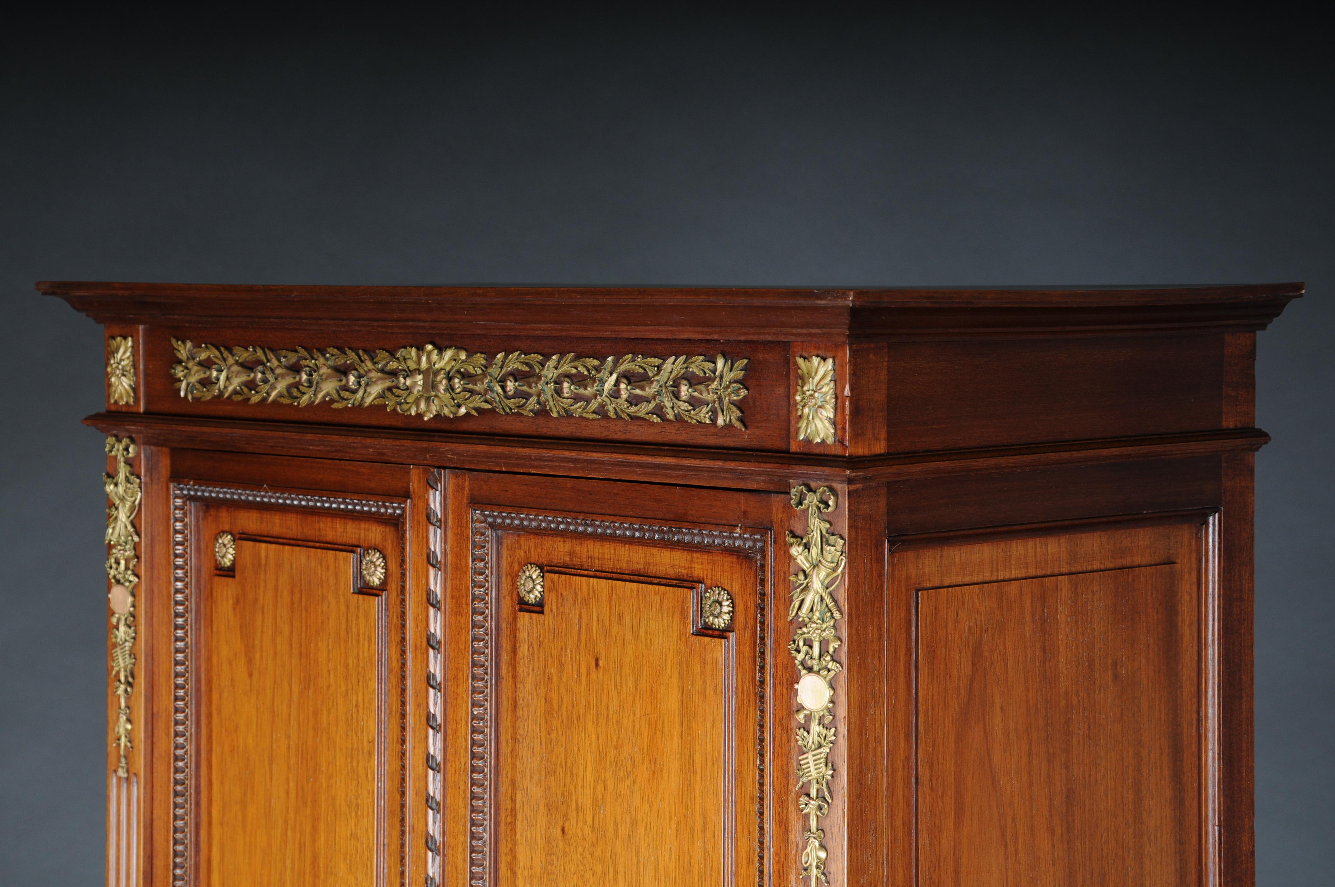 Rare delicate mahogany music cabinet around 1880, Louis XVI For Sale 11