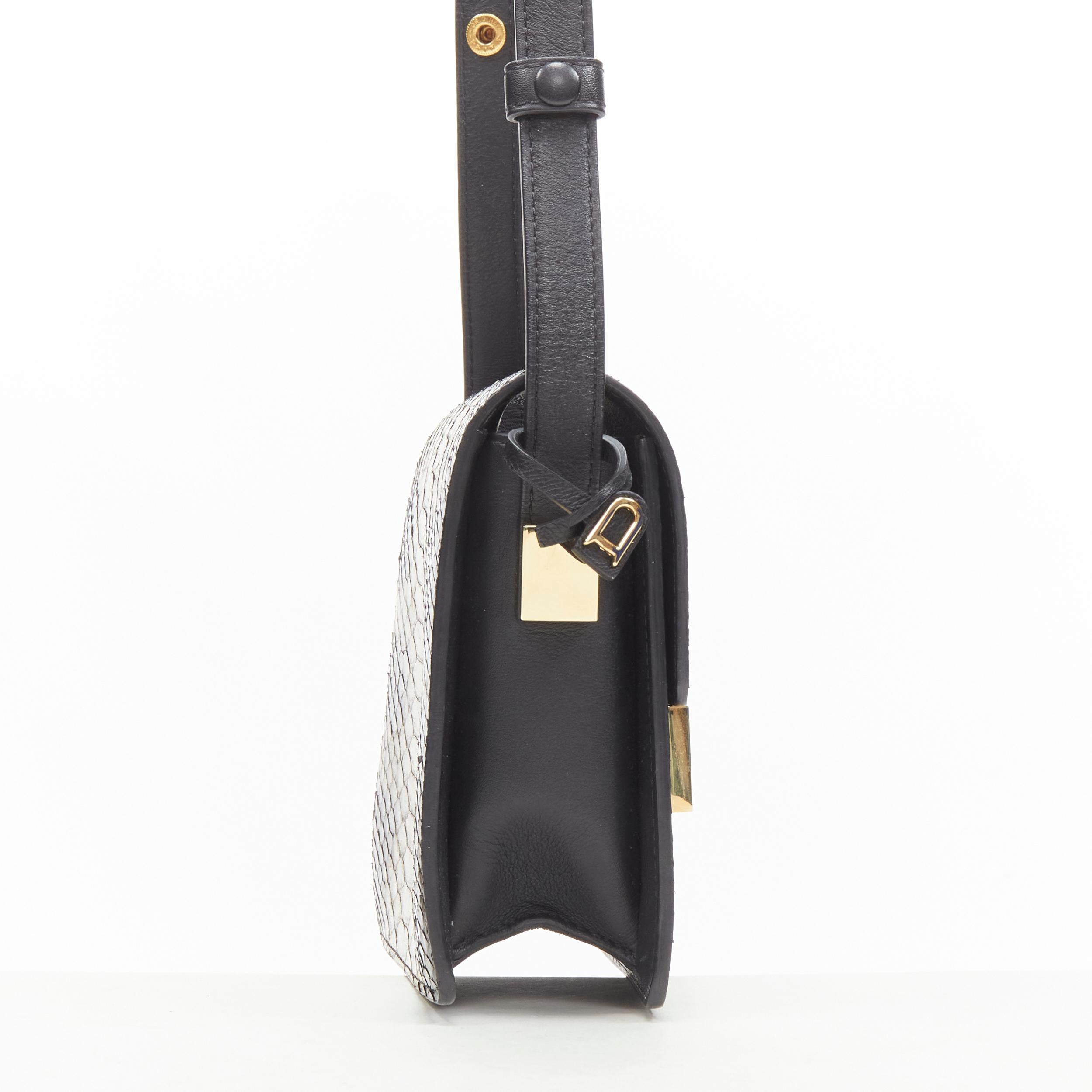 Seltene DELVAUX Le Madame Crossbody-Box-Tasche aus schwarz-golden lackiertem Leder im Zustand „Gut“ im Angebot in Hong Kong, NT
