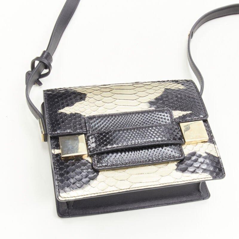 rara DELVAUX Le Madame negro oro pintado aerosol escamas cuero crossbody caja bolsa en venta 3