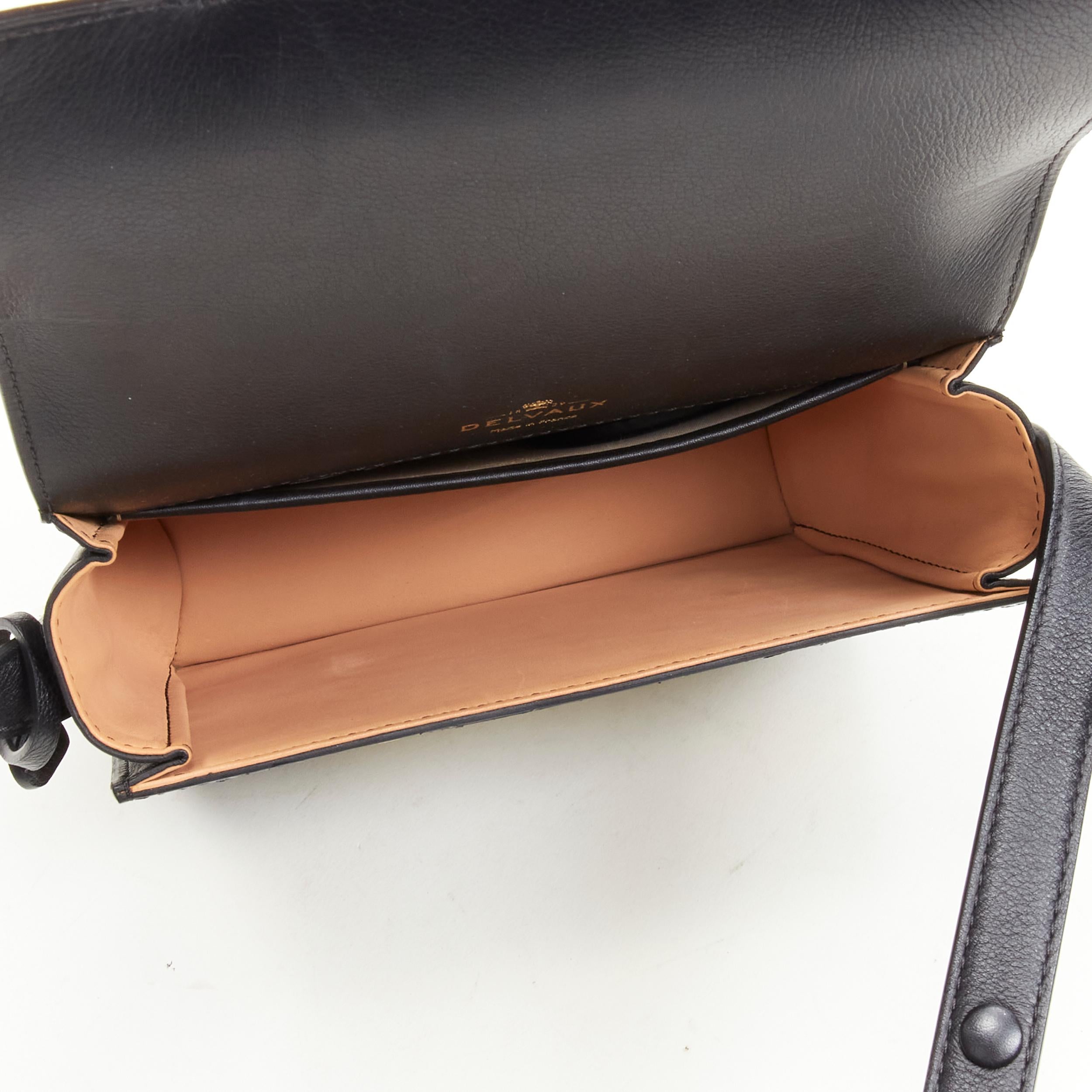 Seltene DELVAUX Le Madame Crossbody-Box-Tasche aus schwarz-golden lackiertem Leder im Angebot 4