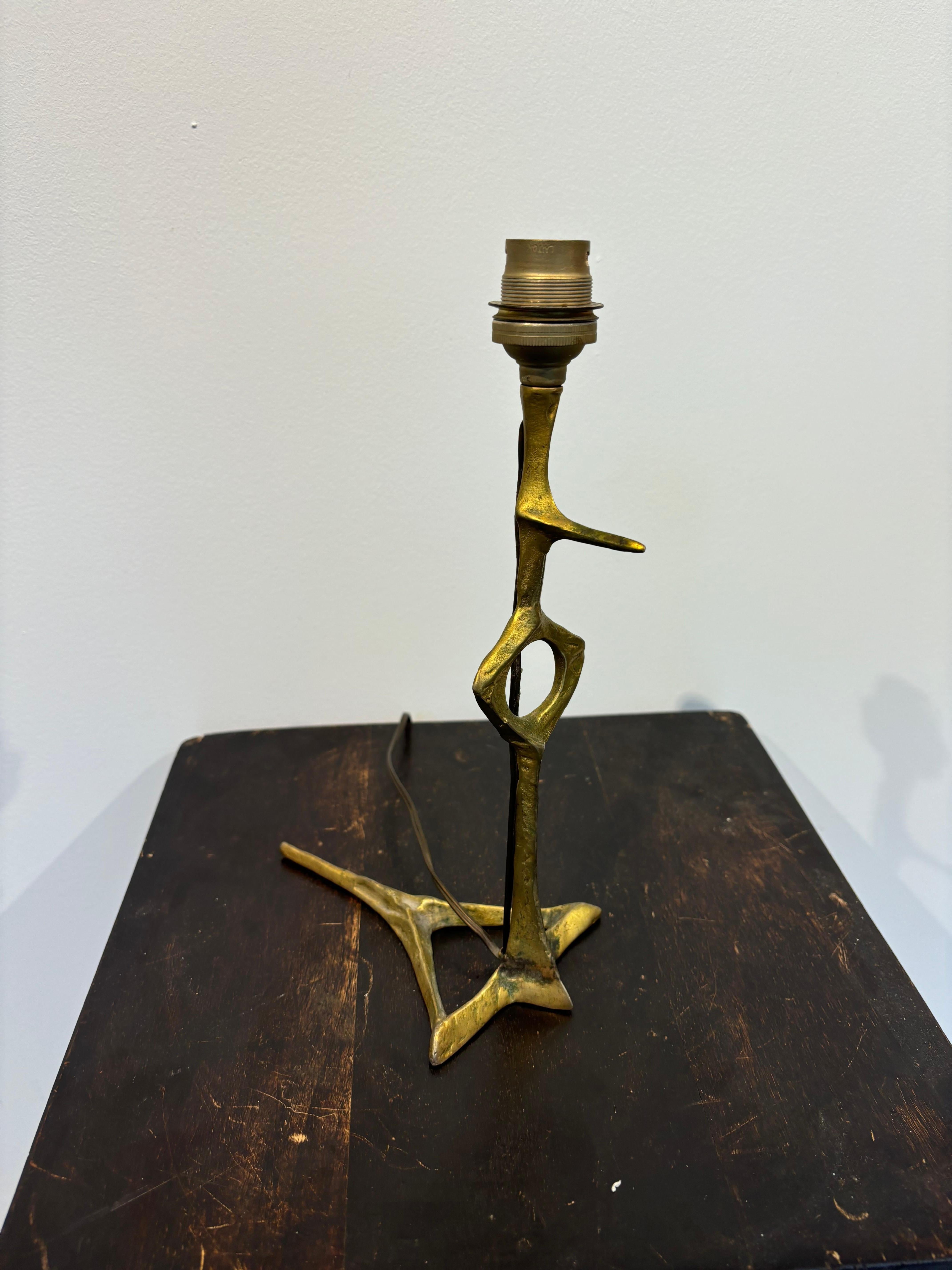 Rare lampe par denise pietra Corbara en bronze doré. 
