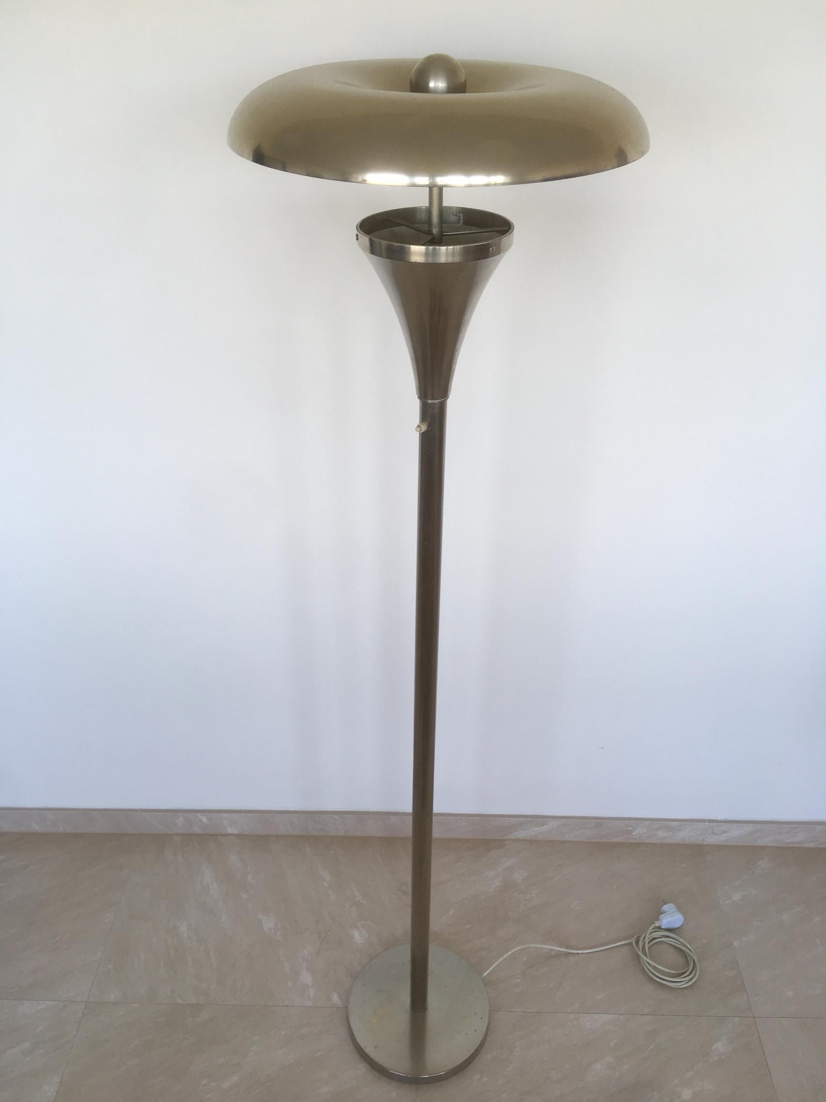 - Very rare floor lamp
- Functionalism, Bauhaus
- Simple and clean design
- Manufacturer: Frantisek Anyz
- Czechoslovakia, 1930s
- Original condition, patina
- Indirect lighting, new electricity.