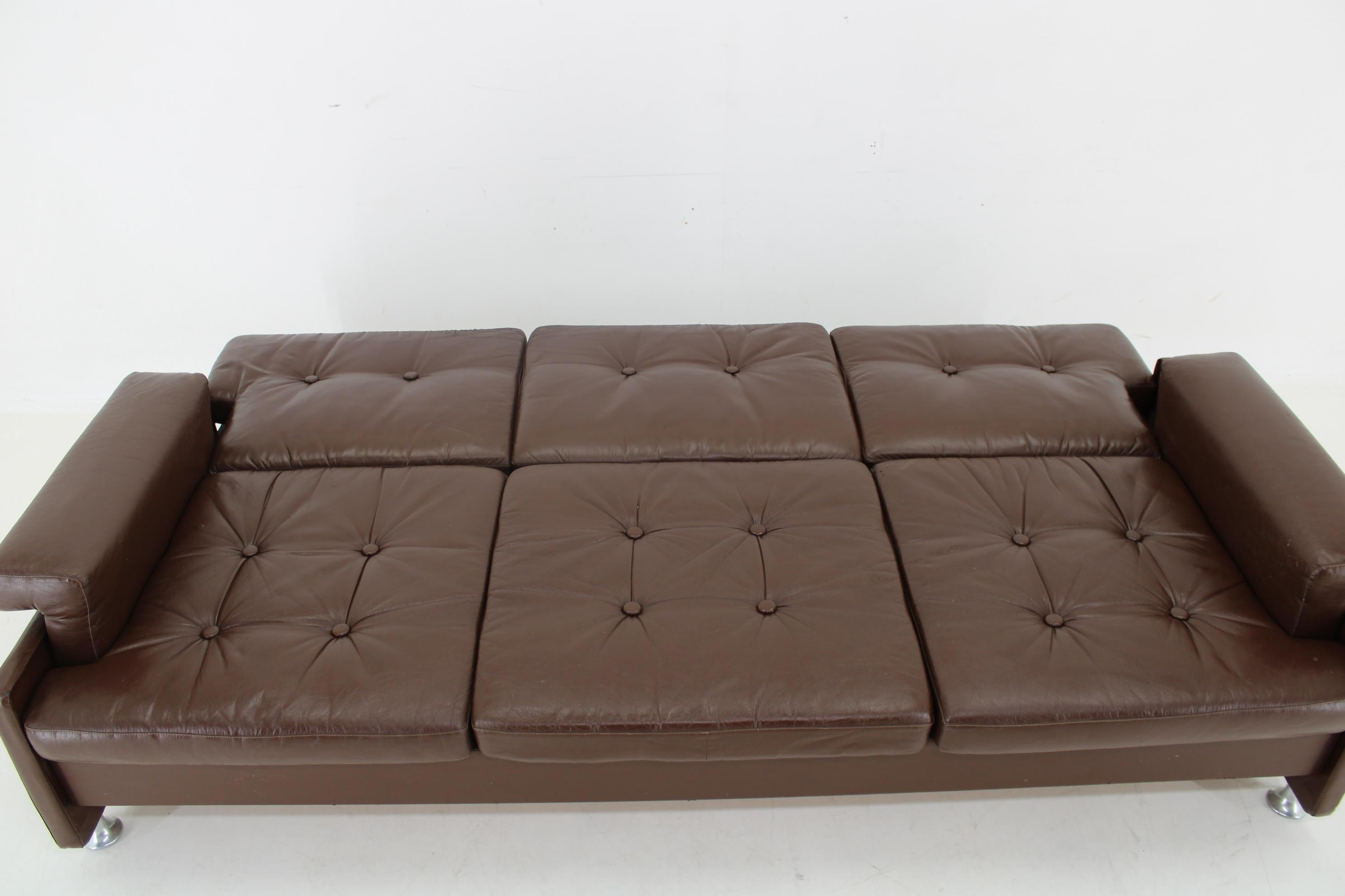 Divano pieghevole in pelle dal design raro di Arch. Spicka, anni '70, Cecoslovacchia in vendita 13