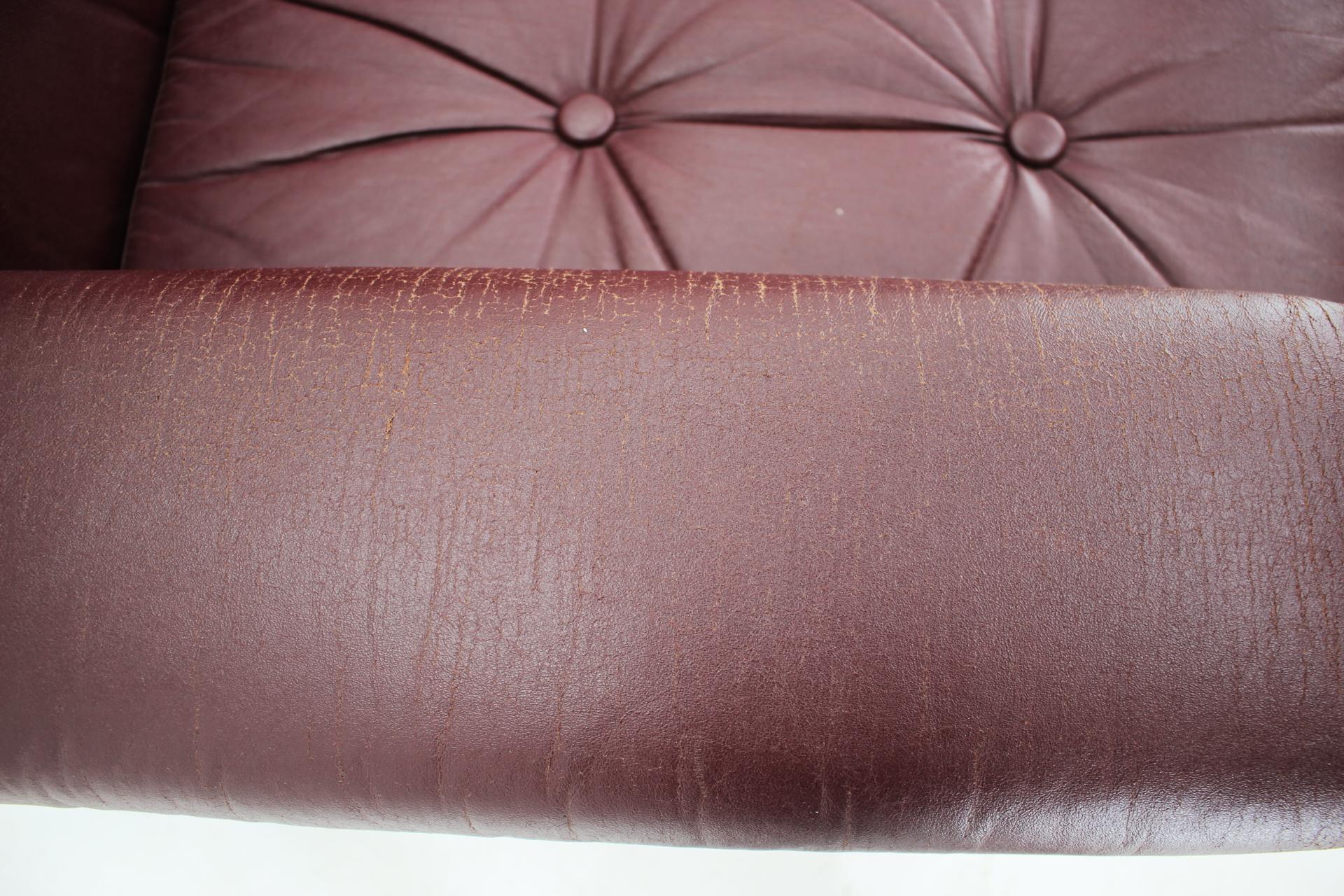 Rare Design Leather Folding Sofa by Arch. Spicka, 1970s, Czechoslovakia In Good Condition For Sale In Praha, CZ