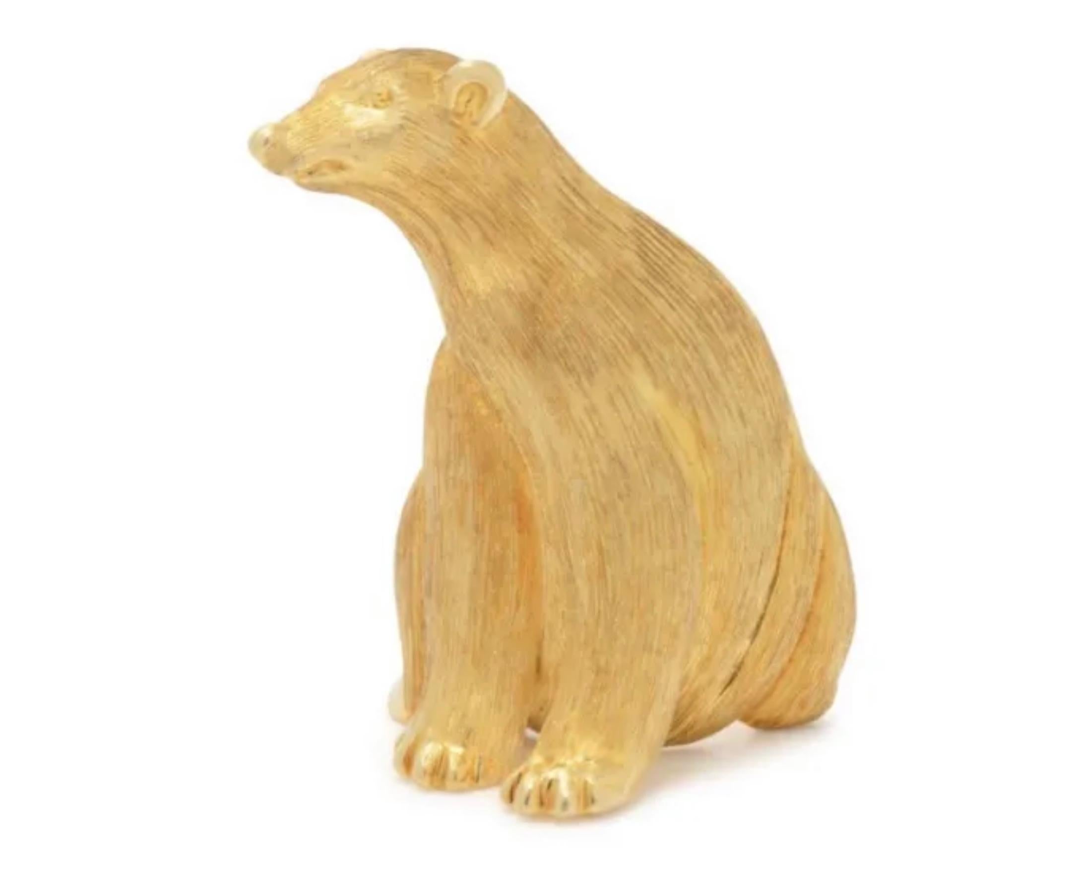 Rare Signed Henry Dunay Animal Bear Brooch 18k Yellow Gold with Sabi Finish.
 
Stunning detailing and craftsmanship, such as the finish of the bears coat which glistens in the light. This is not a lightweight flat brooch but rather a solid finely